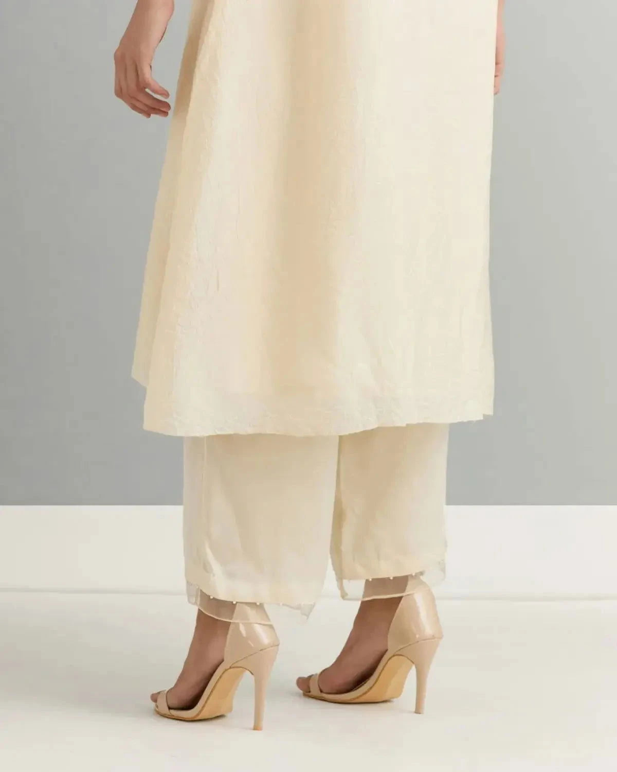 Crushed Ivory Silk Kurta Set With Floral Hand Embroidery - Pallodstore