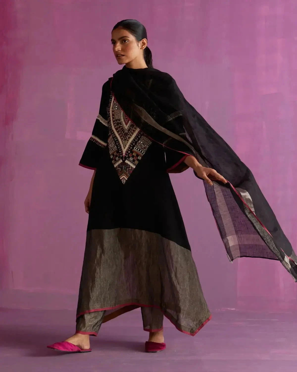 Afra Hand-Embroidered Kurta Set - Pallodstore