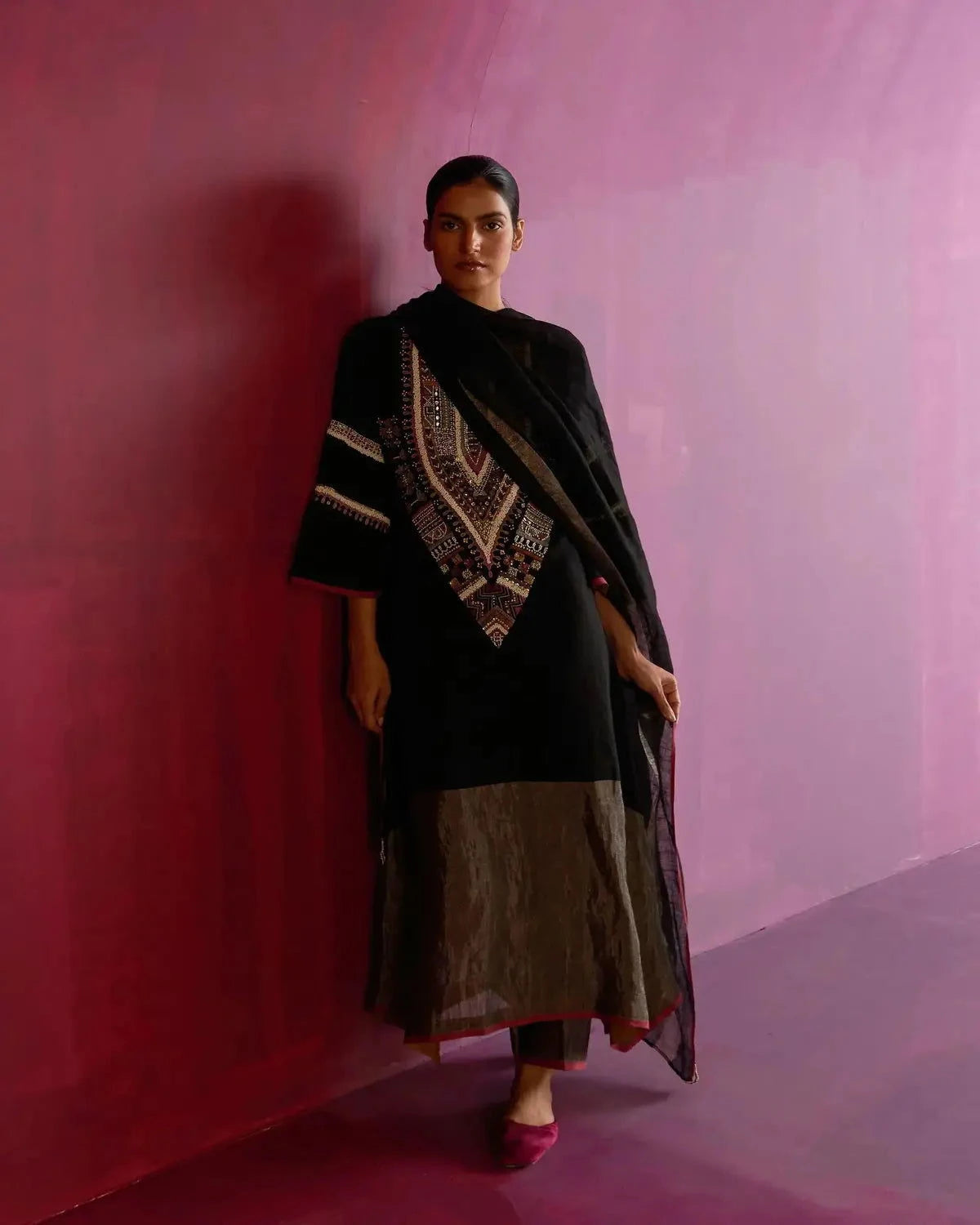 Afra Hand-Embroidered Kurta Set - Pallodstore
