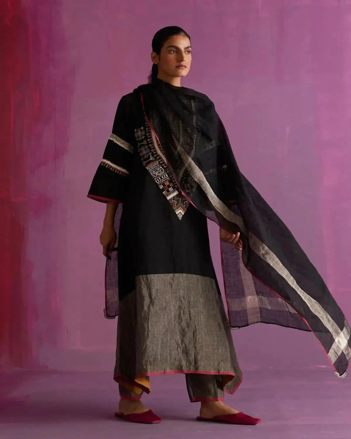 Afra Hand-Embroidered Kurta Set - Pallodstore