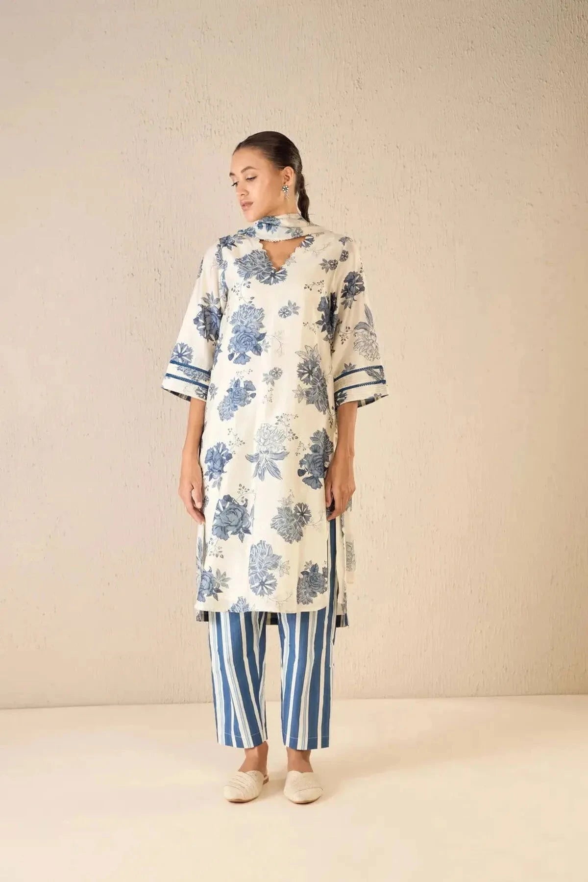 Blue Floral Chanderi Scallop Kurta Set - Pallodstore