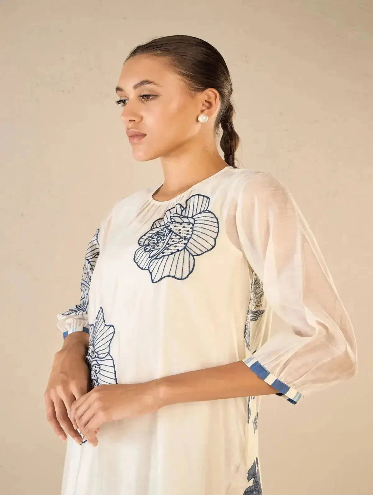 Blue three Bold Rose Embroidered Kurta Set - Pallodstore