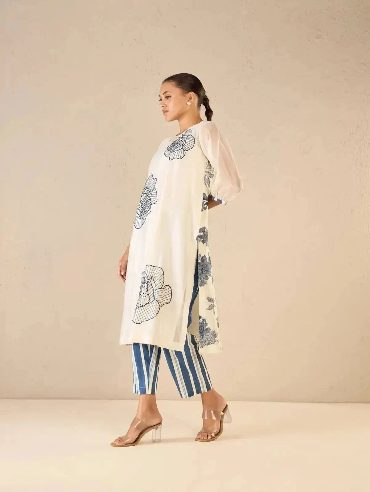 Blue three Bold Rose Embroidered Kurta Set - Pallodstore