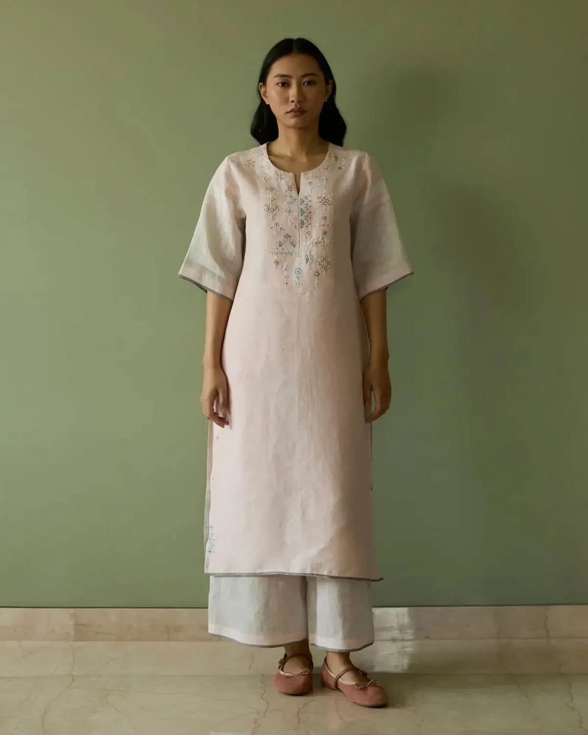 Blush Vira Hand-Embroidered Linen Kurta Set - Pallodstore