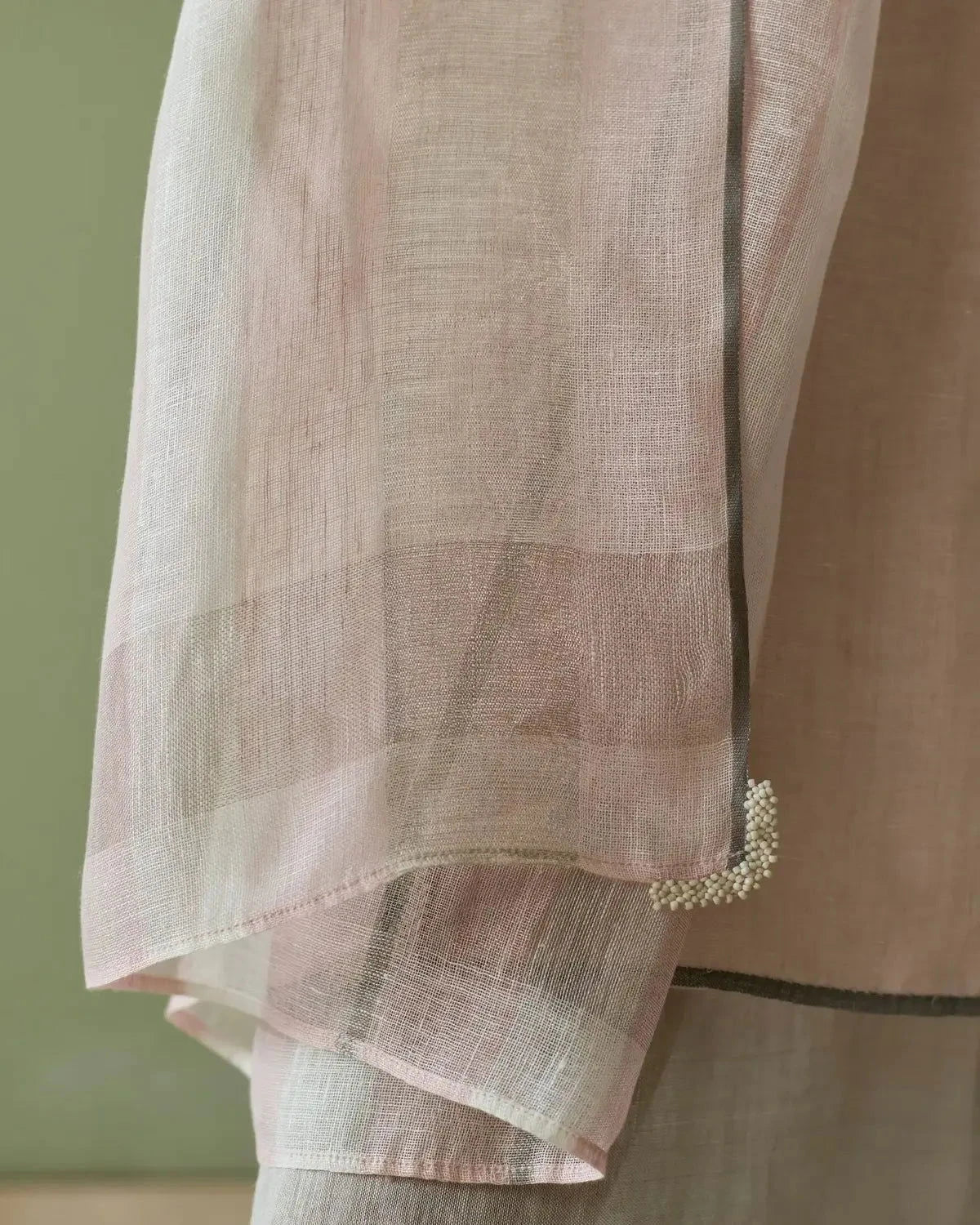 Blush Vira Hand-Embroidered Linen Kurta Set - Pallodstore