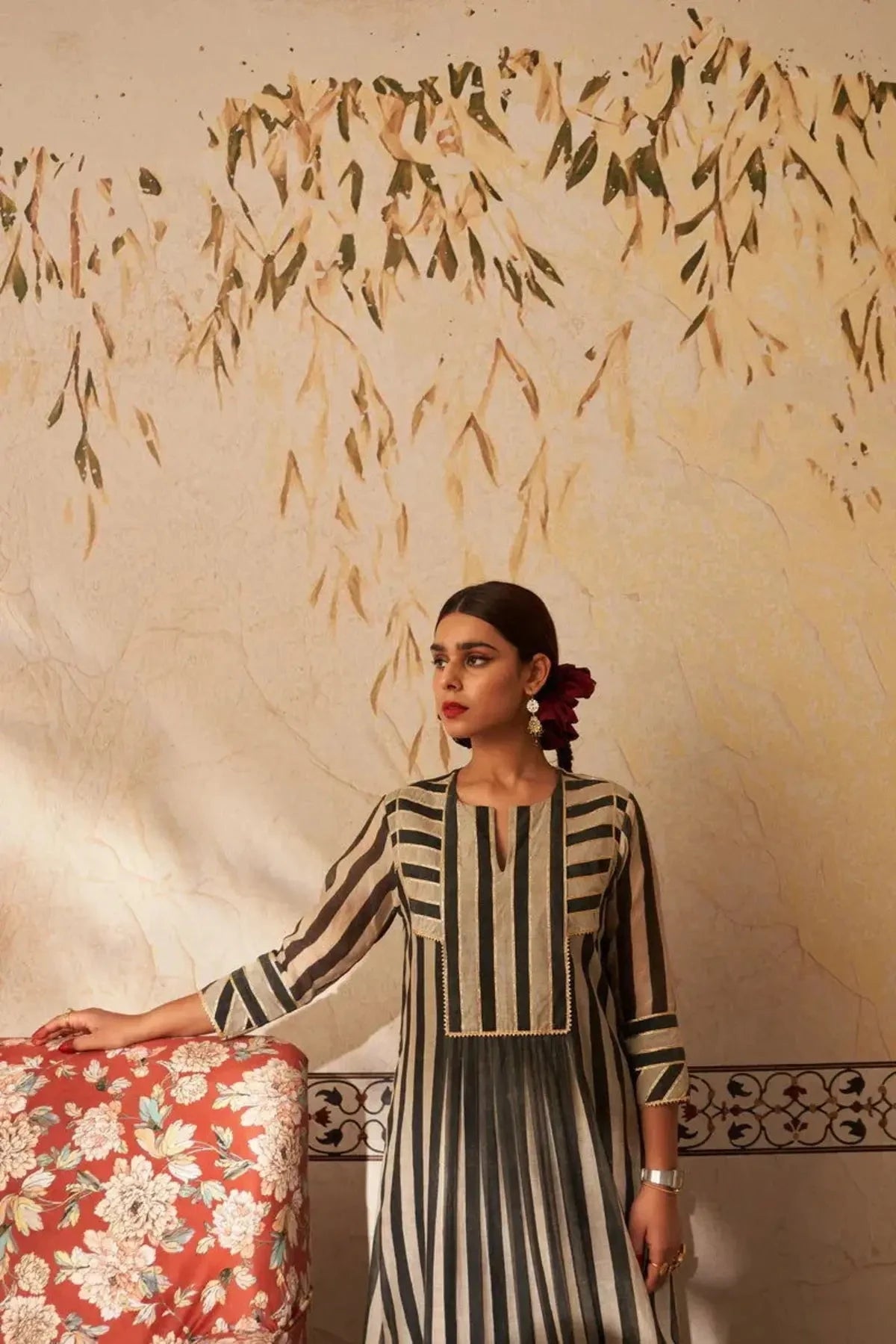 Chanderi Black and White Stripes Printed Kurta Set - Pallodstore