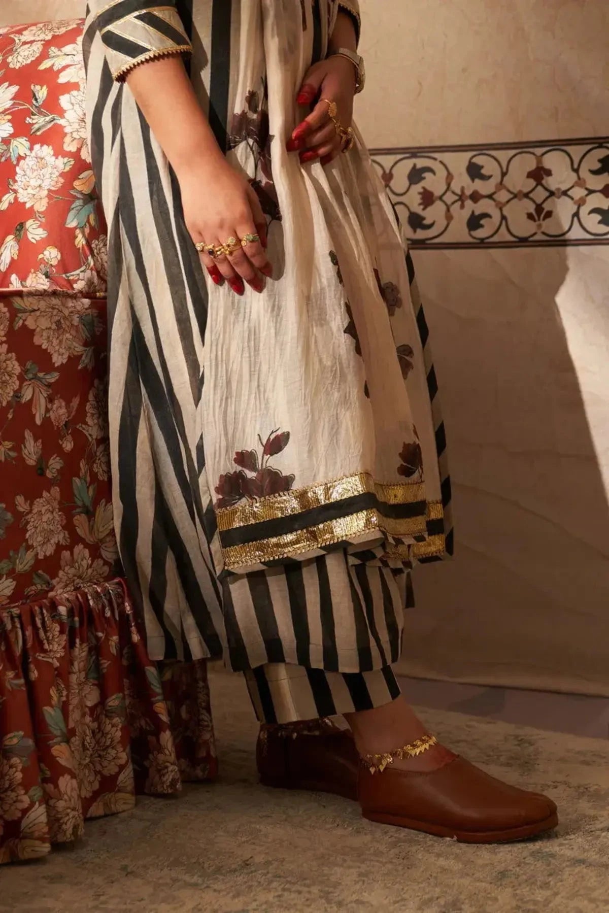 Chanderi Black and White Stripes Printed Kurta Set - Pallodstore