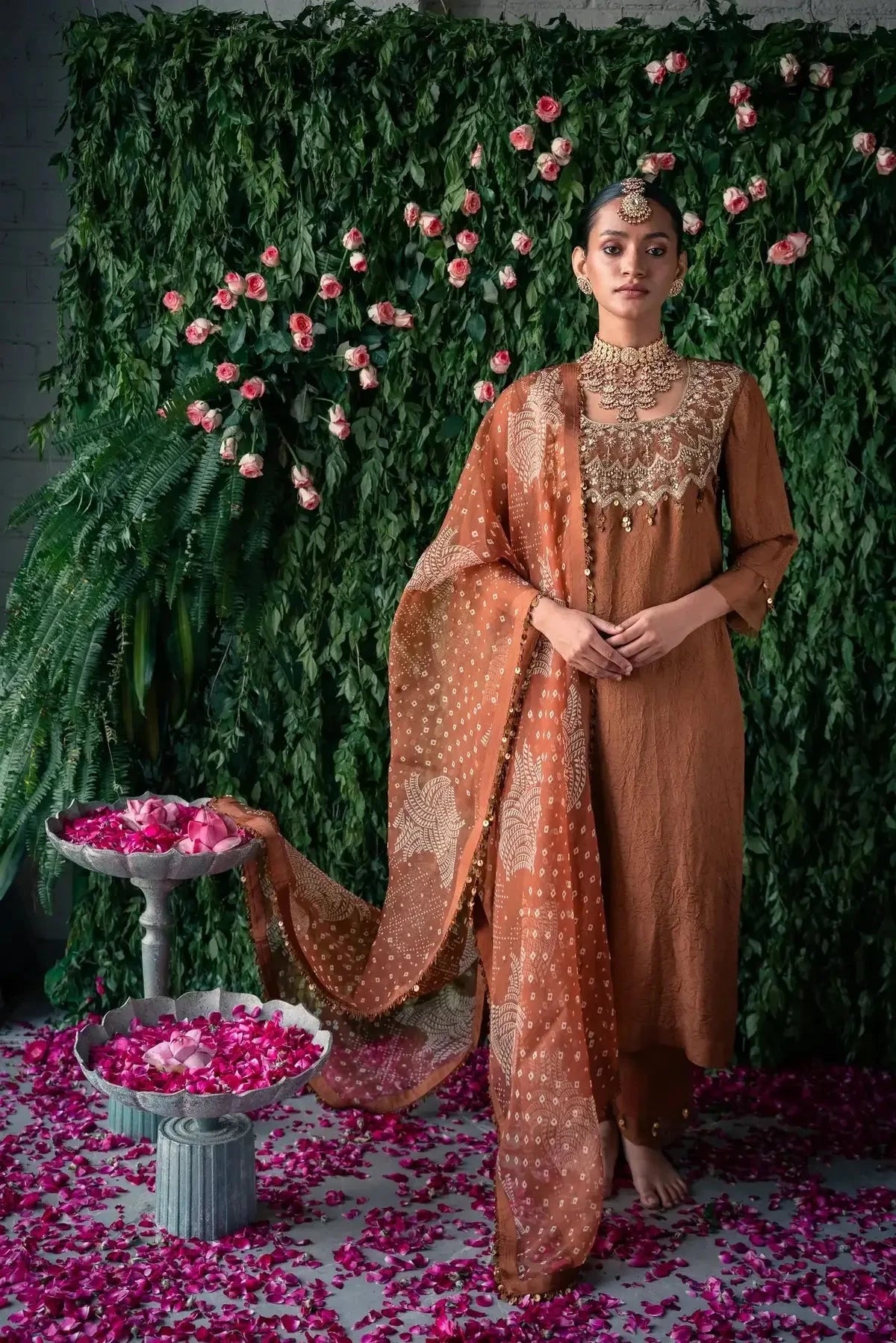 Crushed Silk Embroidery Kurta Set - Pallodstore