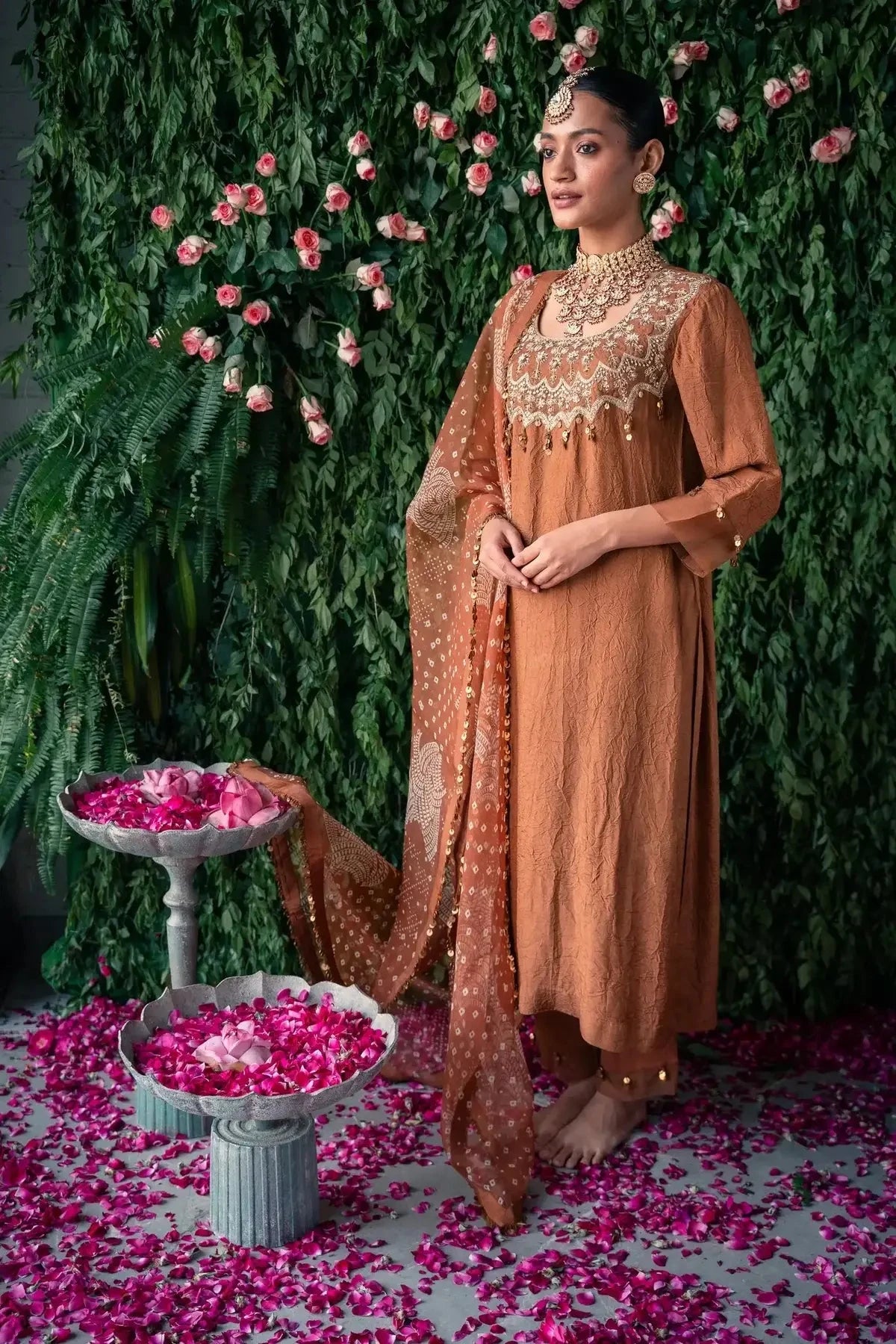 Crushed Silk Embroidery Kurta Set - Pallodstore