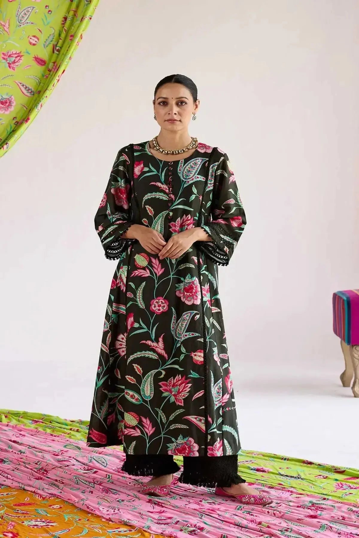 Dark Green Chanderi Loose Fit Kurta With Pants And Dupatta - Pallodstore