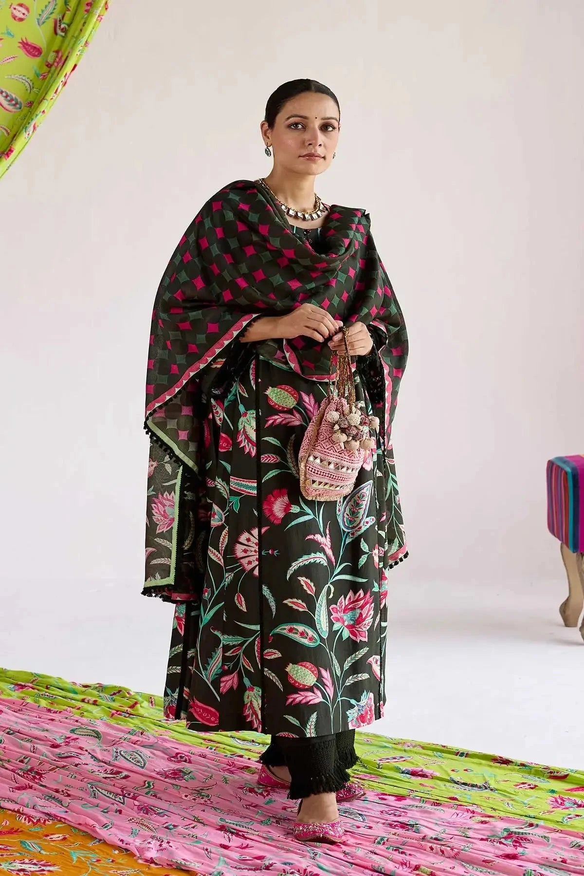 Dark Green Chanderi Loose Fit Kurta With Pants And Dupatta - Pallodstore