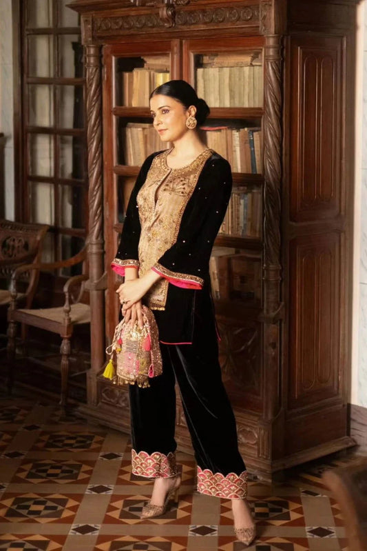 Divya Gurwara Reejh Black Antique Yoke Velvet Kurta Set - Pallodstore