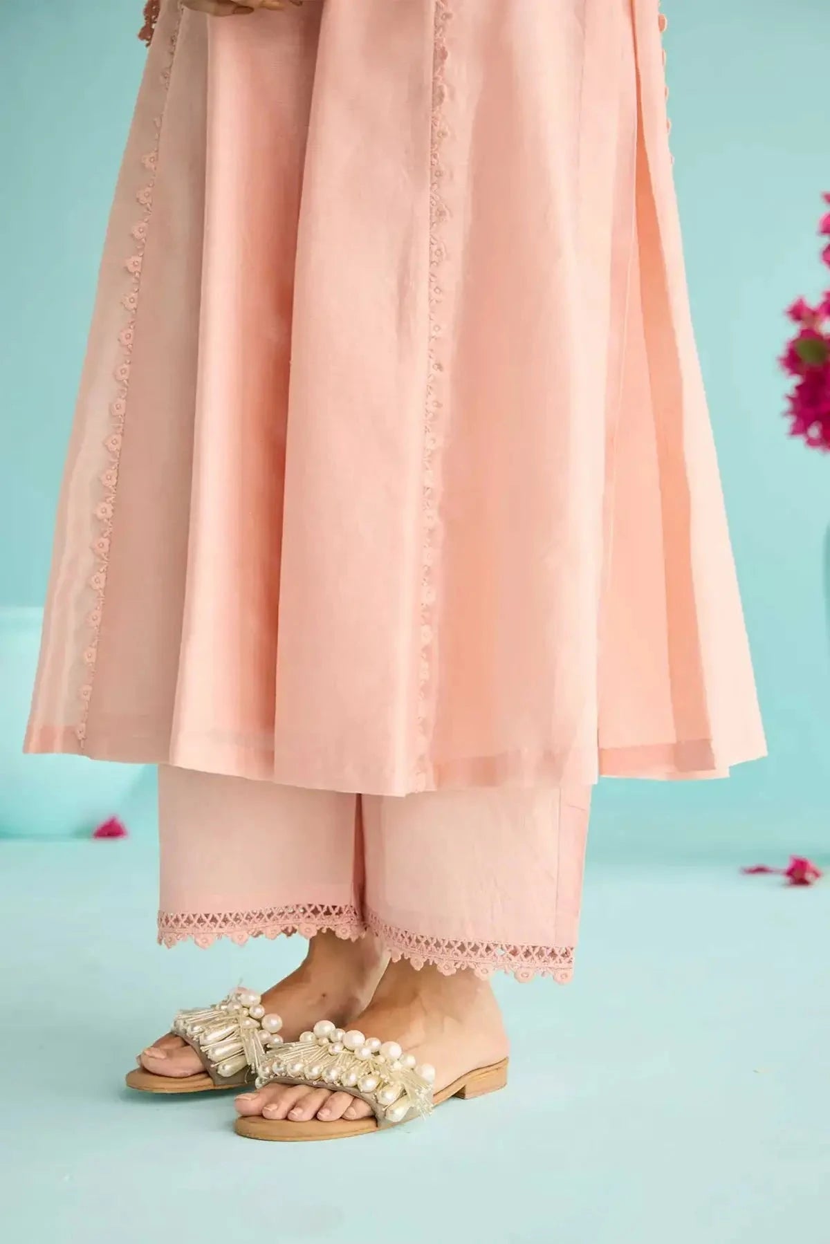 Dusky Peach Chanderi Hand Embroidered Kurta With Pants And Block Printed Dupatta - Pallodstore