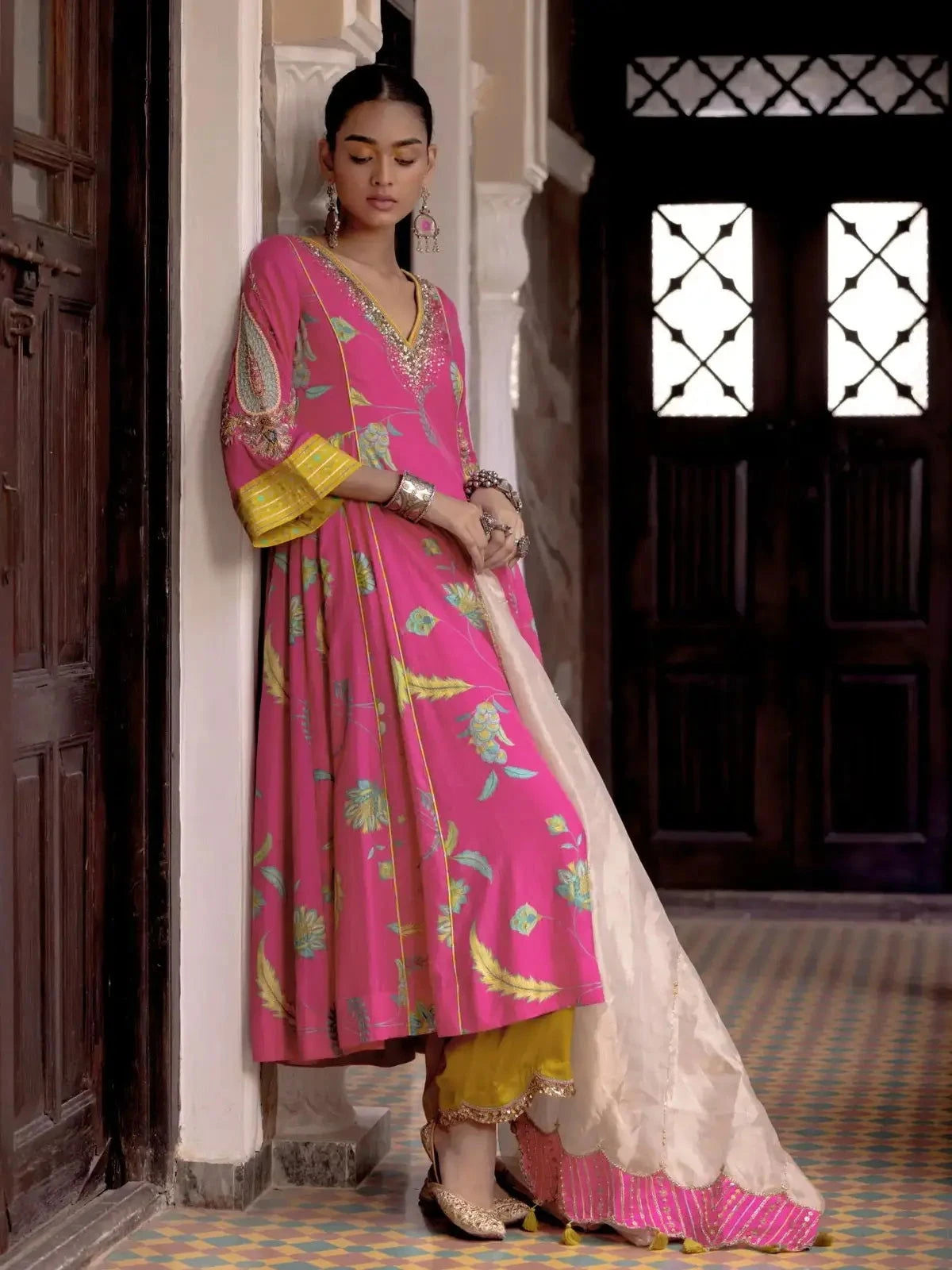 Fariba Hot Pink Printed Side Kali Kurta Set - Pallodstore