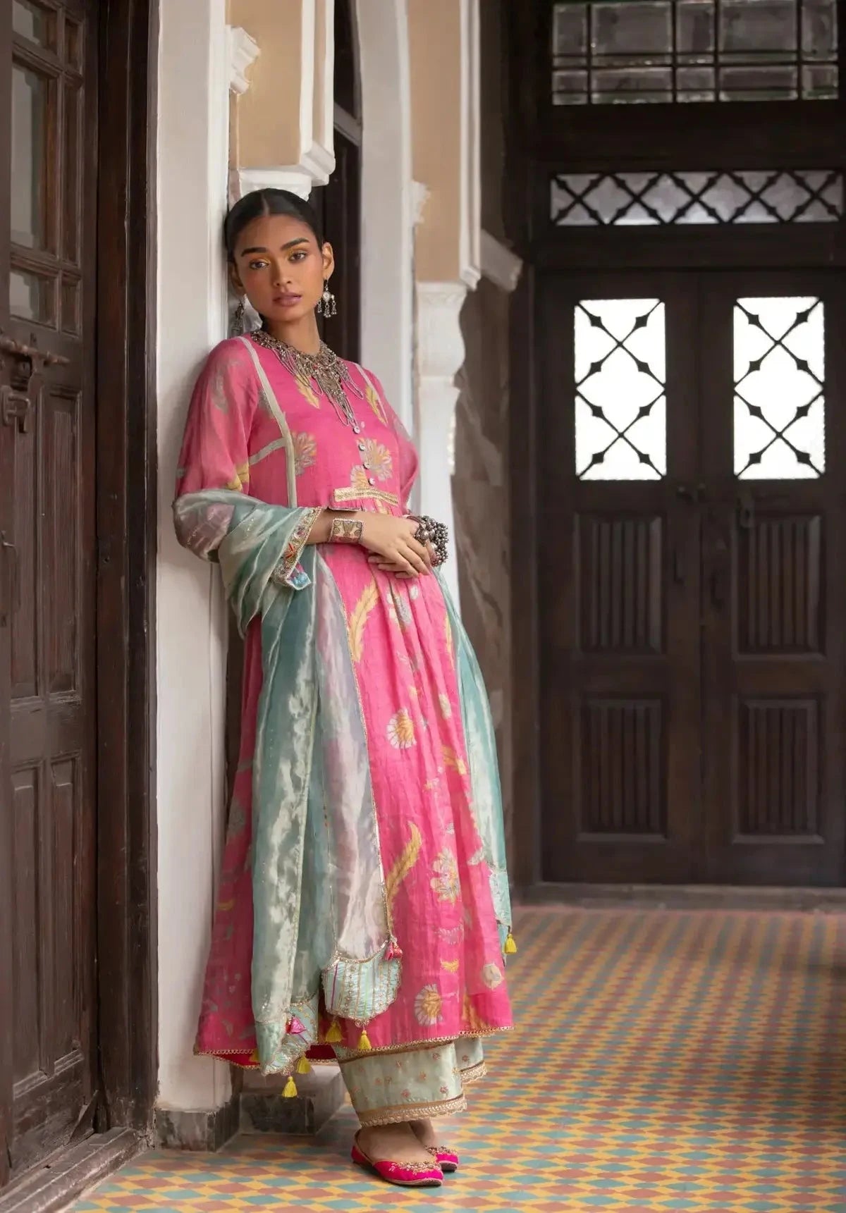 Fariba Pink Printed Back Yoke Kurta Set - Pallodstore