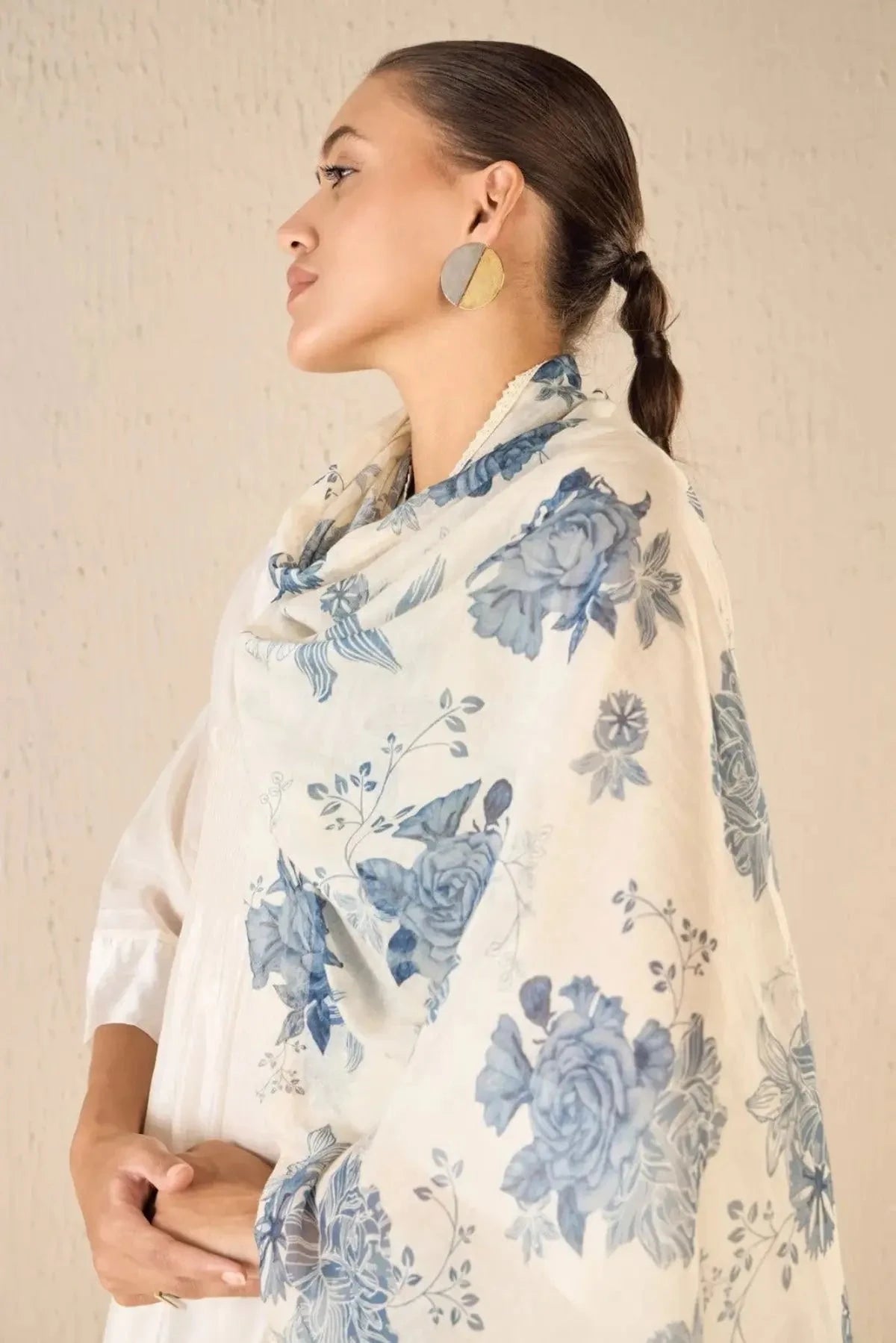 Floral Odyssey Ivory Pintuck Chanderi Choga Set 1 - Pallodstore
