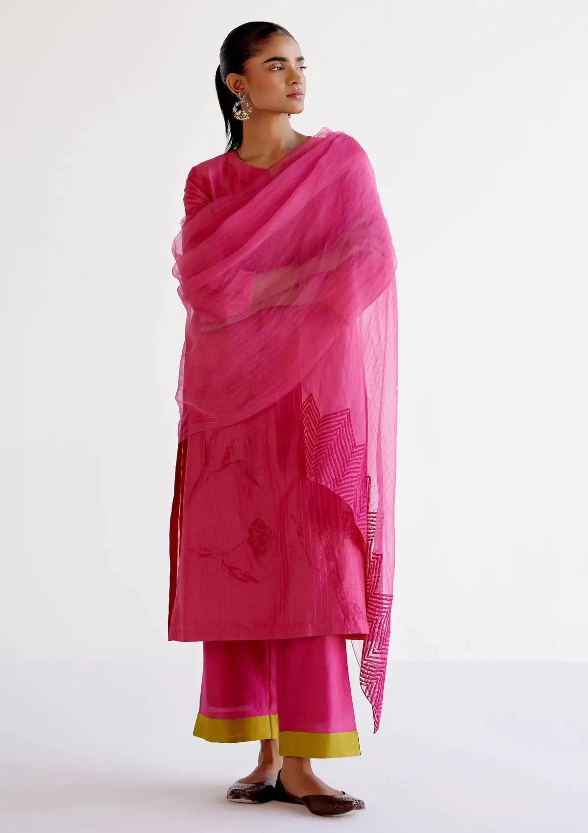 Fuchsia Pink Chanderi Kurta Set with Resham Embroidery - Pallodstore