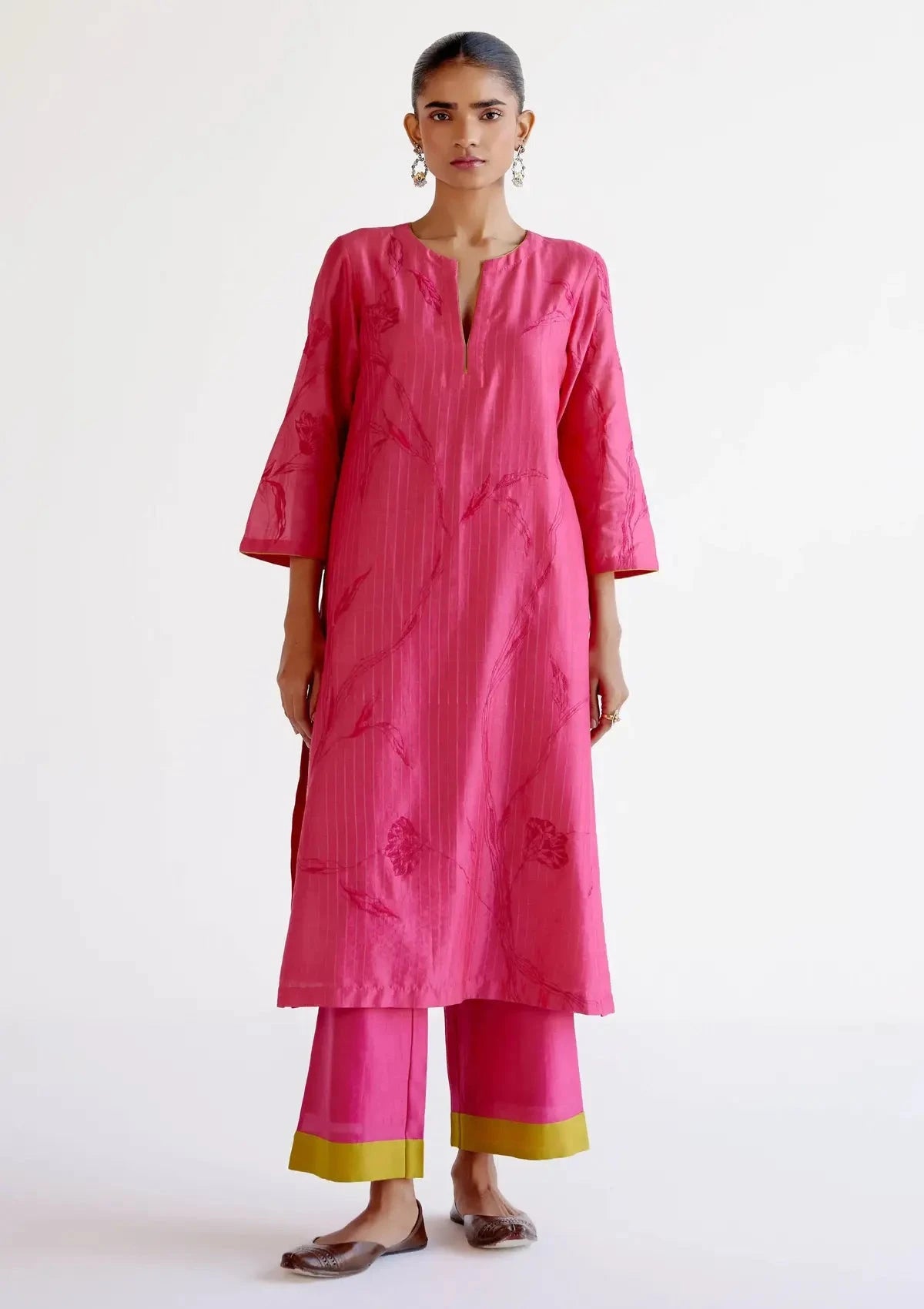 Fuchsia Pink Chanderi Kurta Set with Resham Embroidery - Pallodstore