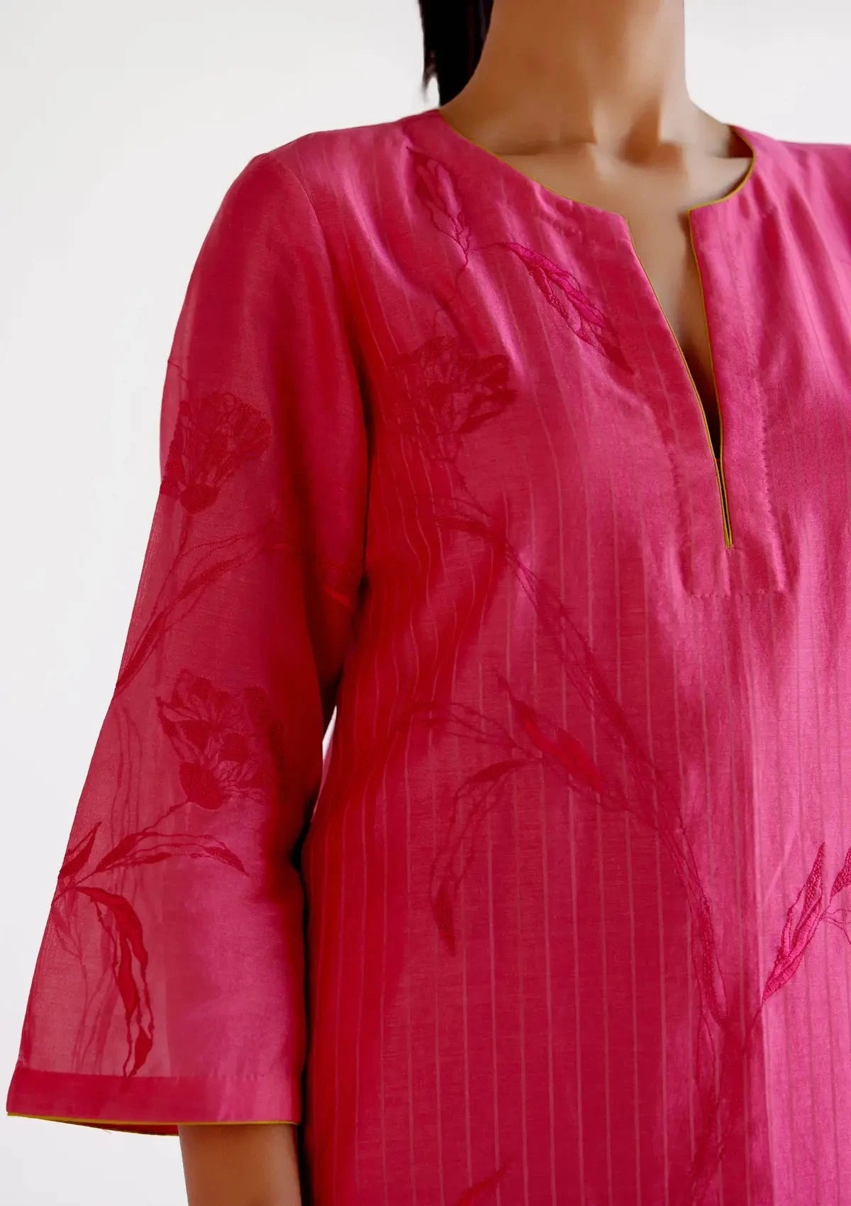 Fuchsia Pink Chanderi Kurta Set with Resham Embroidery - Pallodstore