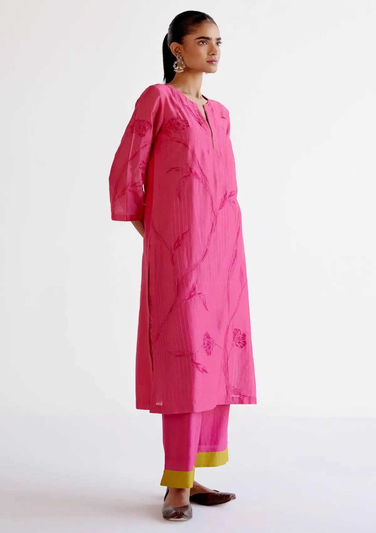 Fuchsia Pink Chanderi Kurta Set with Resham Embroidery - Pallodstore