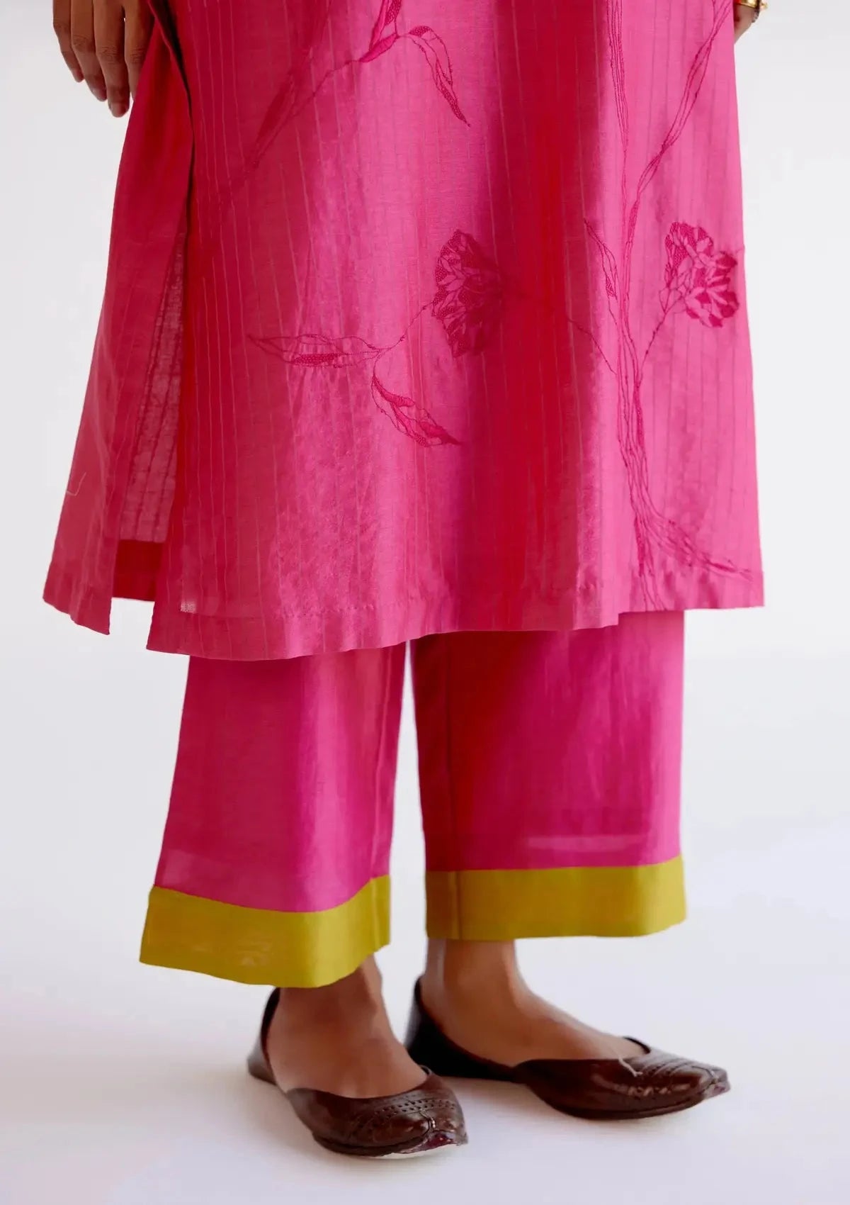 Fuchsia Pink Chanderi Kurta Set with Resham Embroidery - Pallodstore