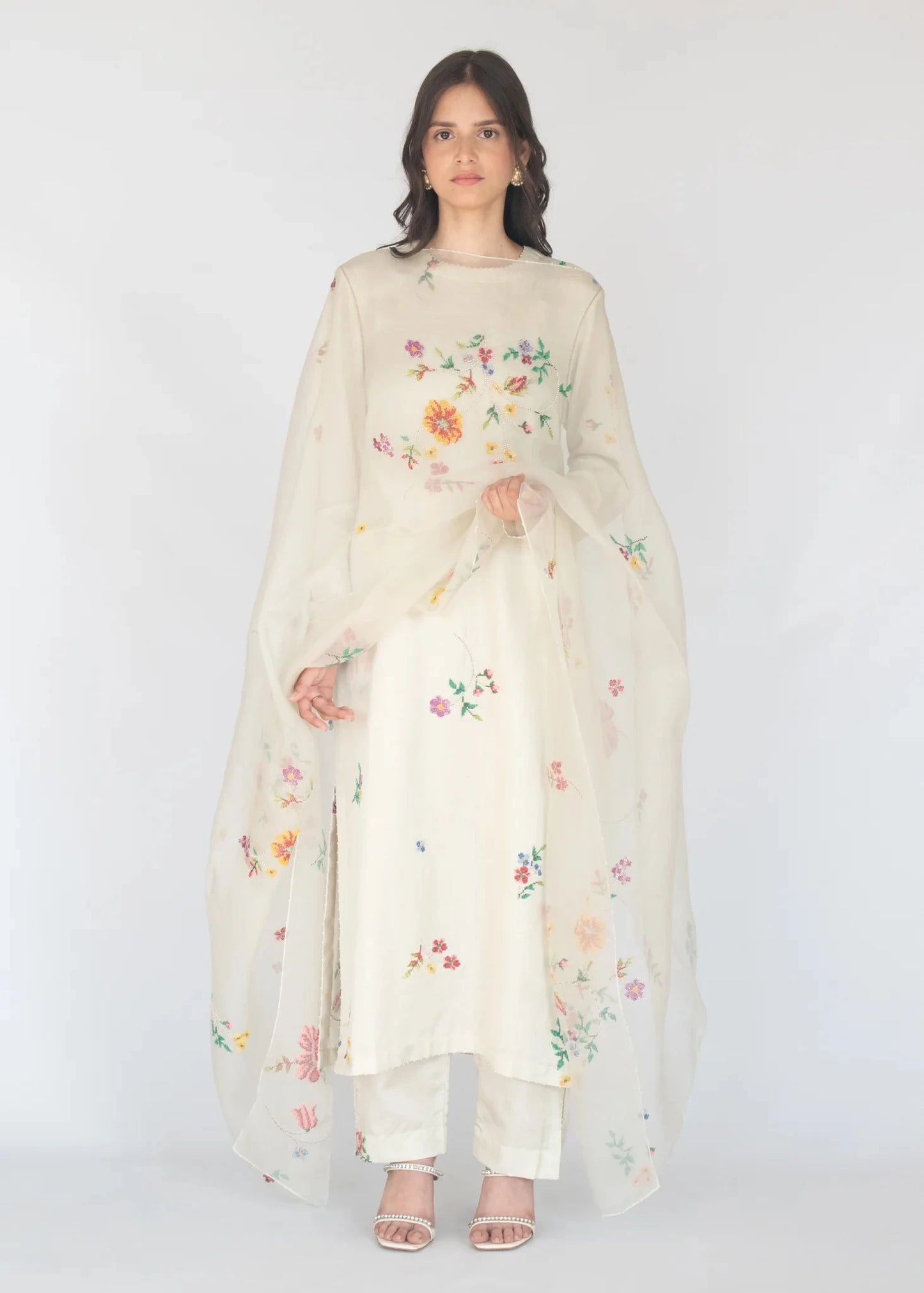 Ivory Aprajita Kurta Set - Pallodstore