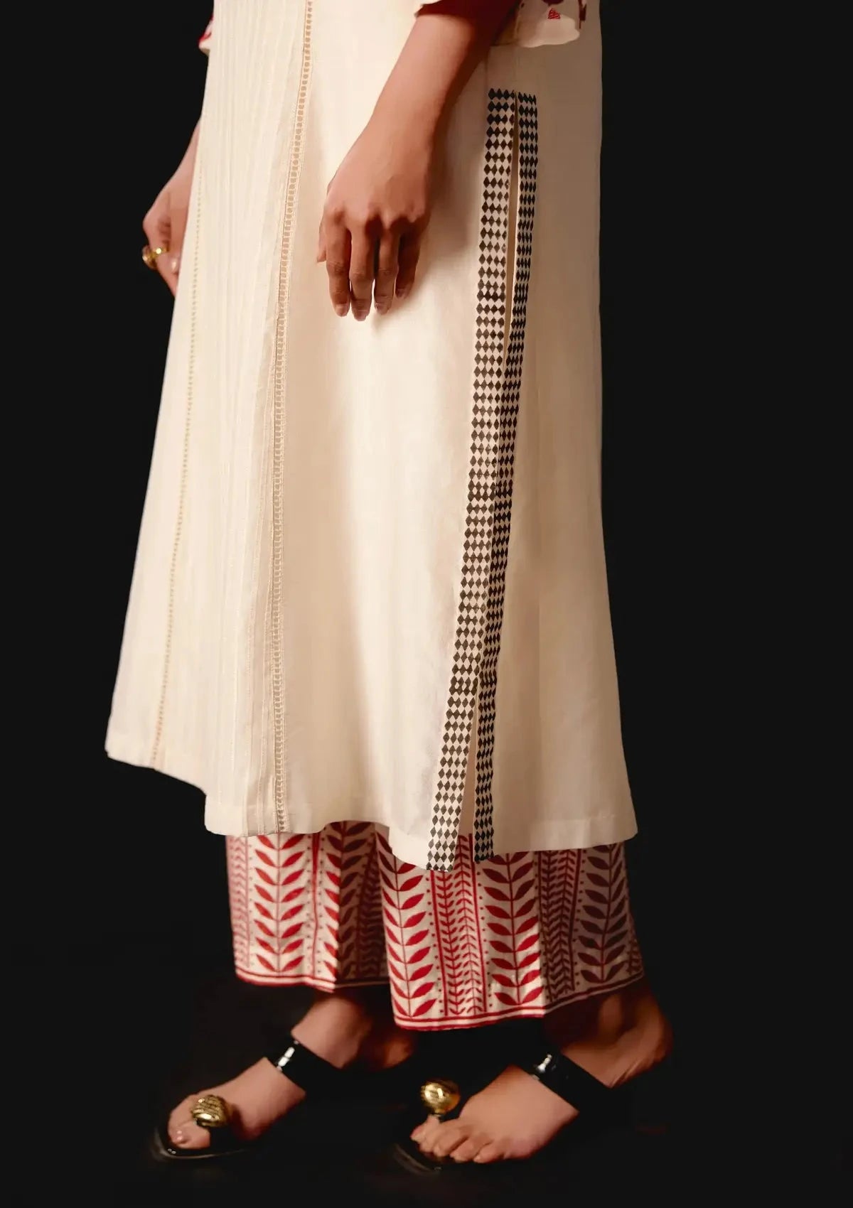 Ivory Chanderi Embroidered Kurta Set - Pallodstore