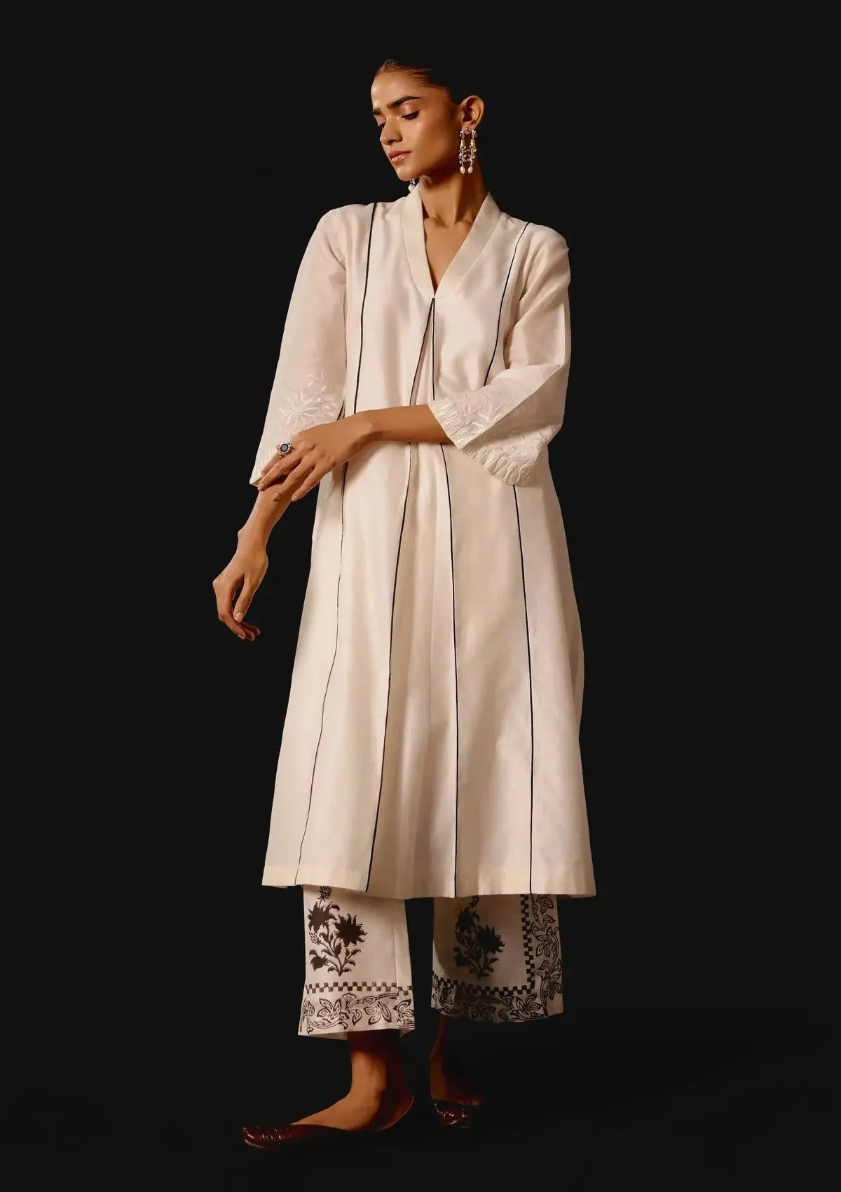 Ivory Embroidered Chanderi Kurta Set - Pallodstore