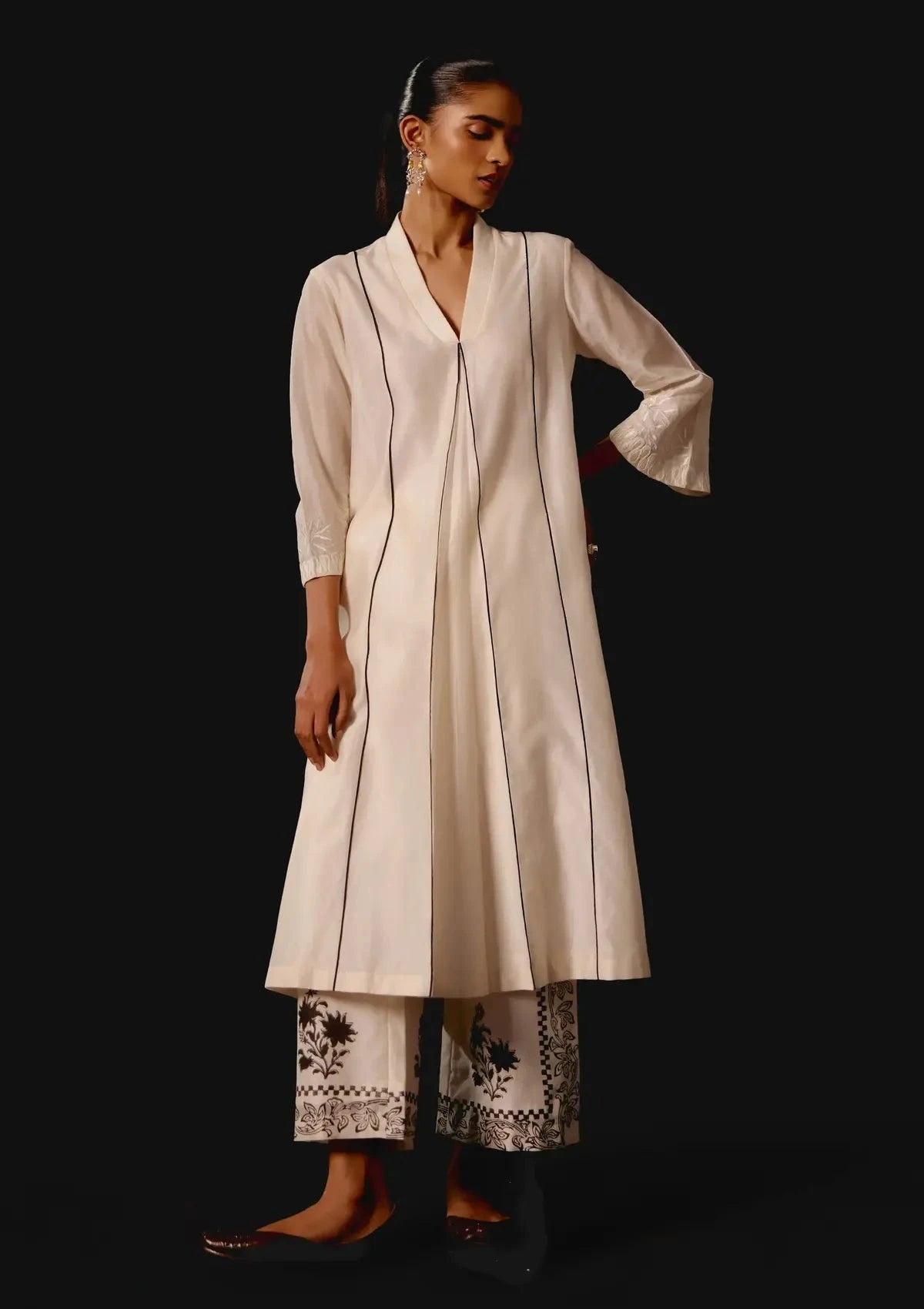 Ivory Embroidered Chanderi Kurta Set - Pallodstore