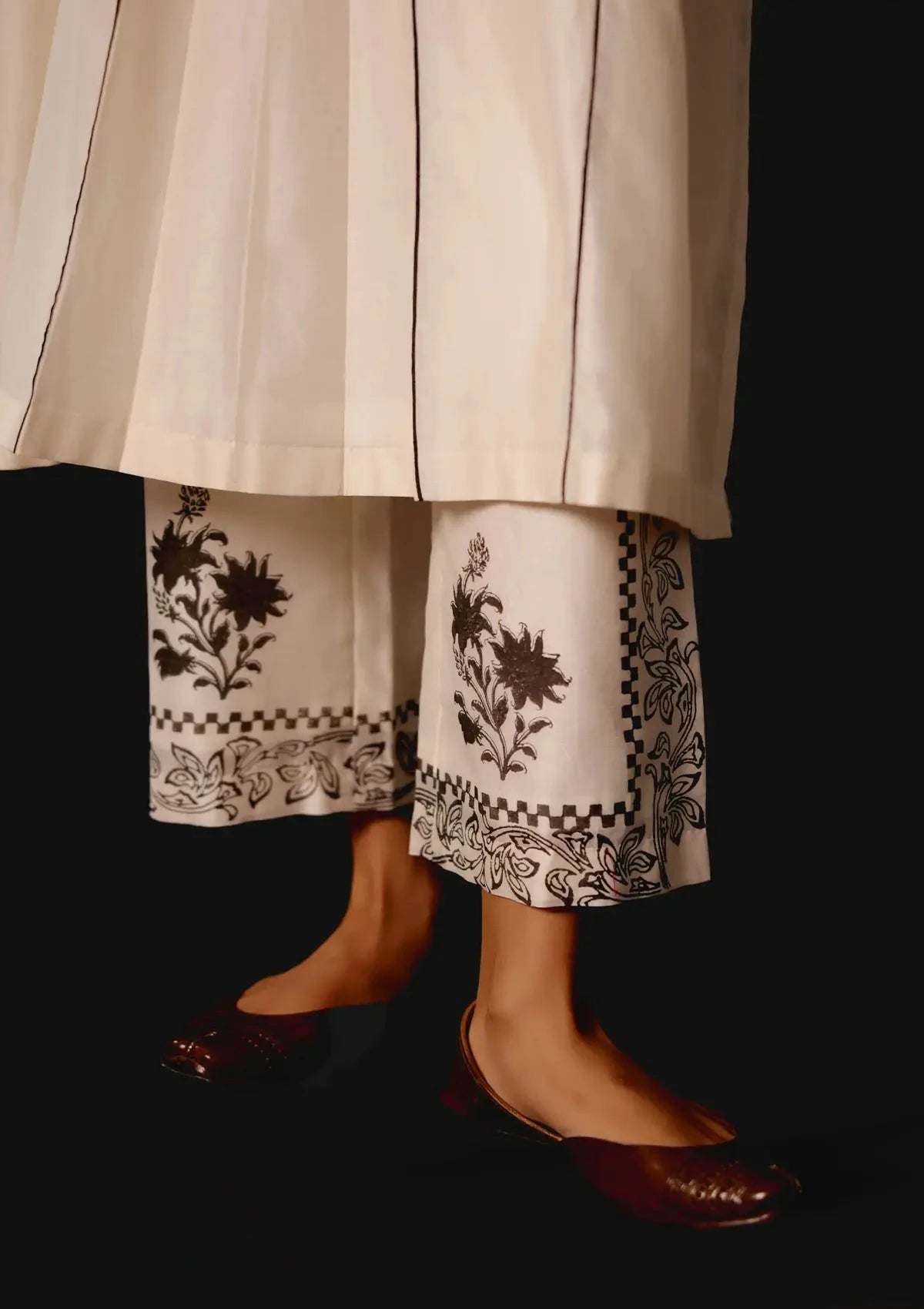 Ivory Embroidered Chanderi Kurta Set - Pallodstore