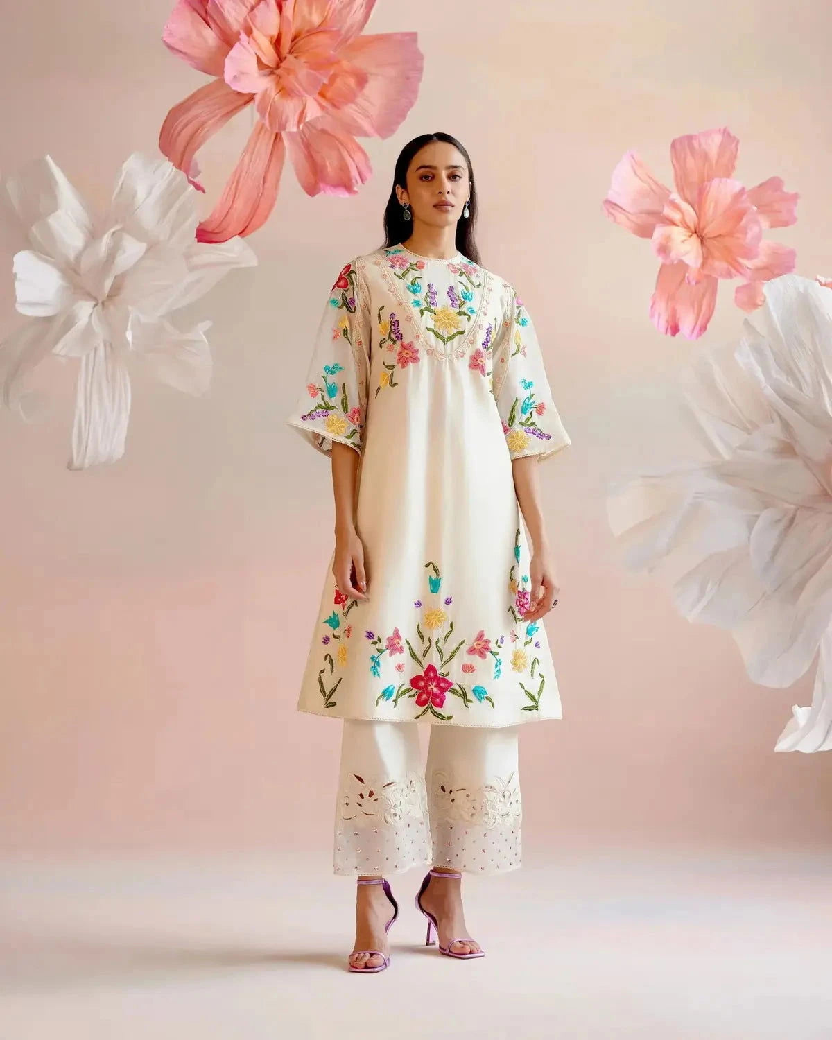 Ivory Floral Embroidered Yoke Detail Kurta With Organza Detail Pants - Pallodstore