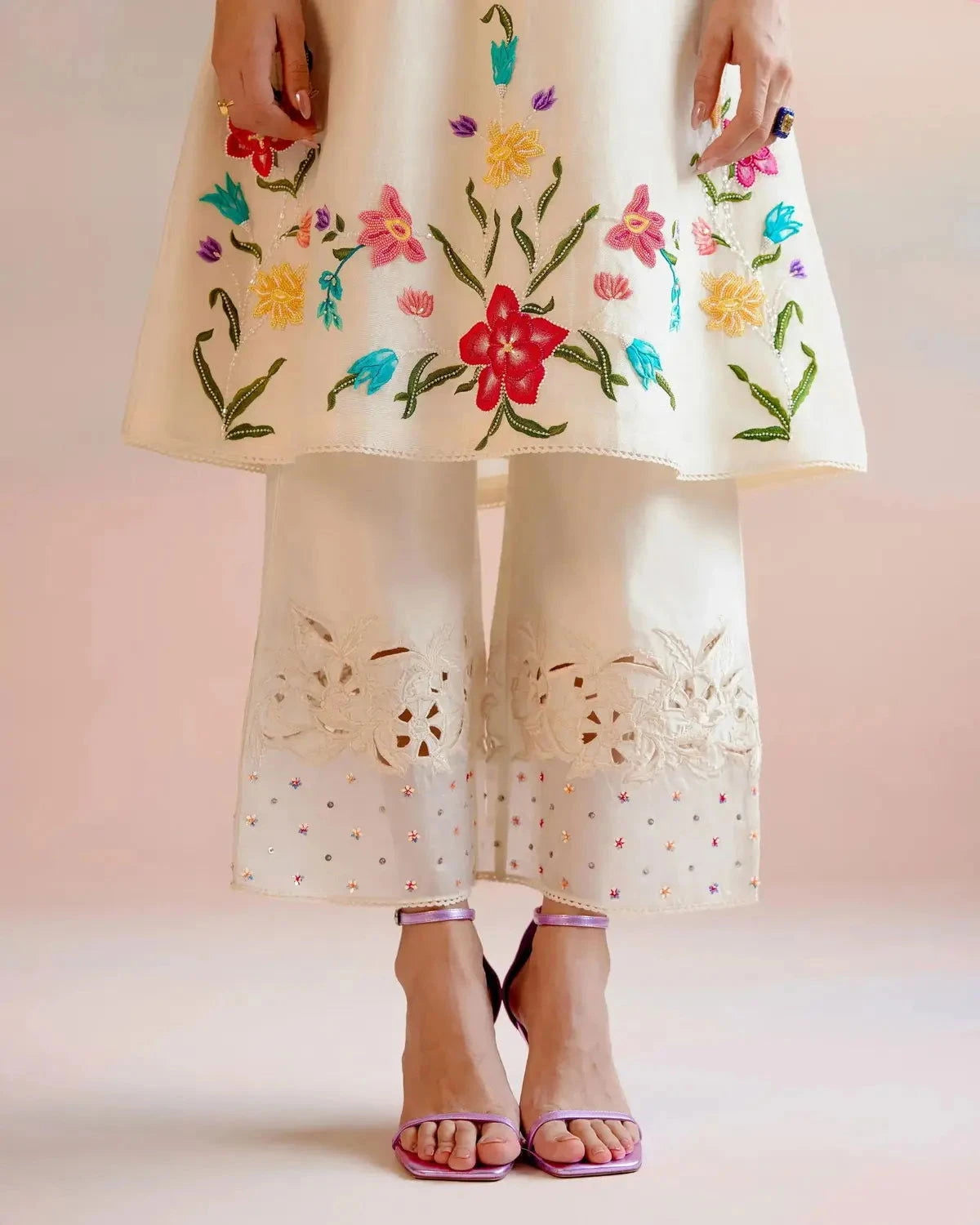 Ivory Floral Embroidered Yoke Detail Kurta With Organza Detail Pants - Pallodstore
