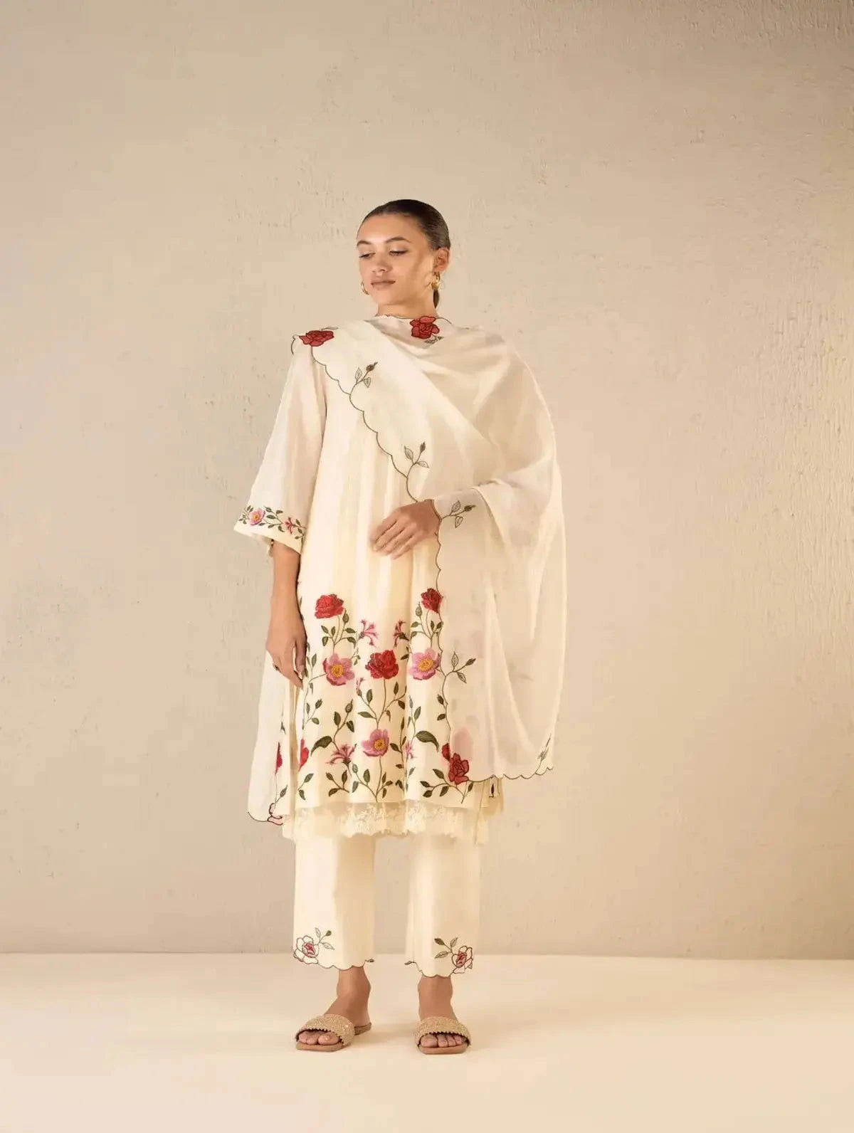 Ivory Floral Gardenia Charm Embriodery Jaal Kurta Set - Pallodstore