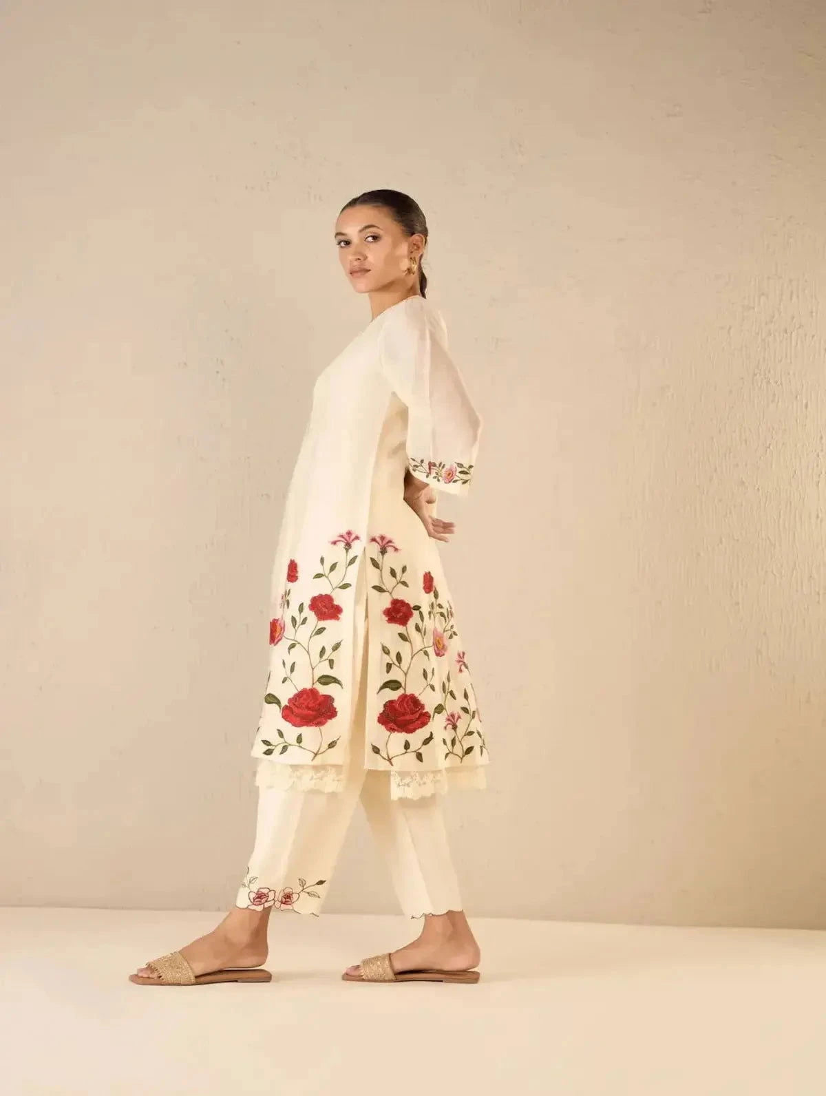 Ivory Floral Gardenia Charm Embriodery Jaal Kurta Set - Pallodstore