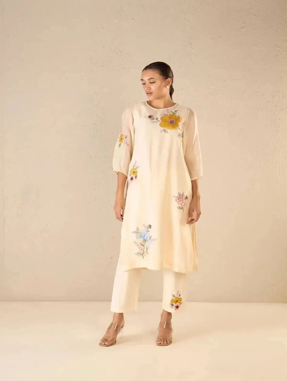 Ivory Floral Petal Patch Applique Kurta Set - Pallodstore