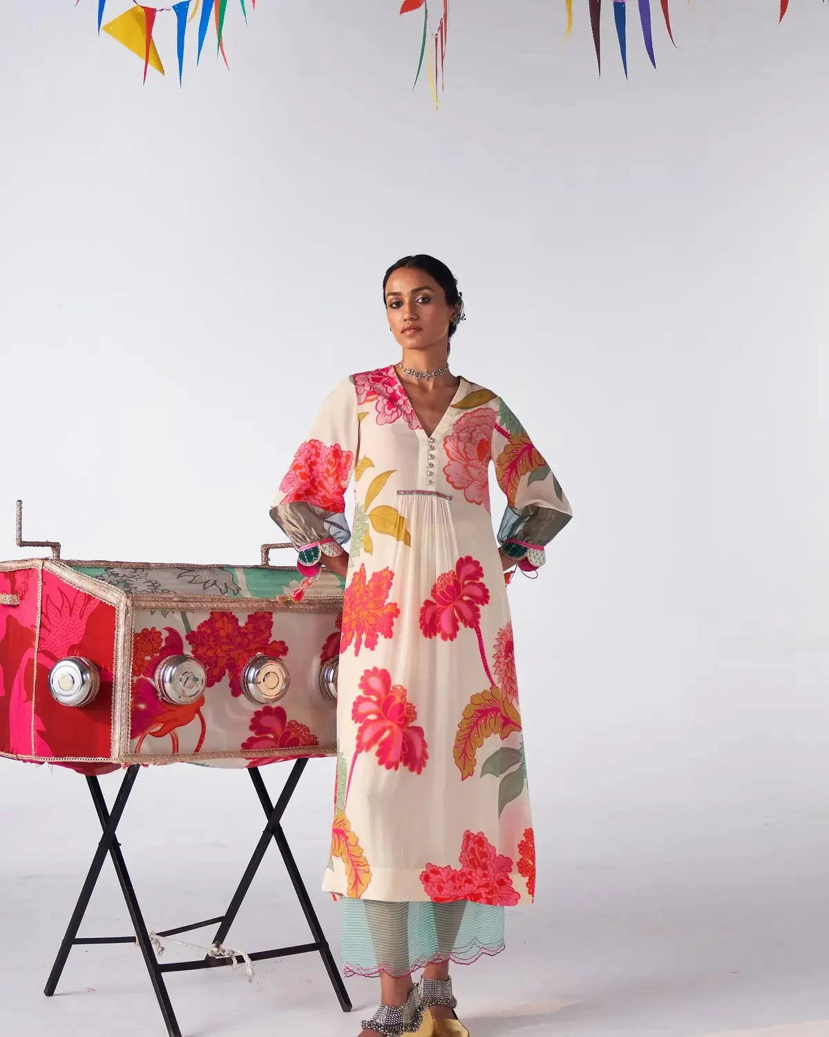 Ivory Flower Printed Kurta Set - Pallodstore