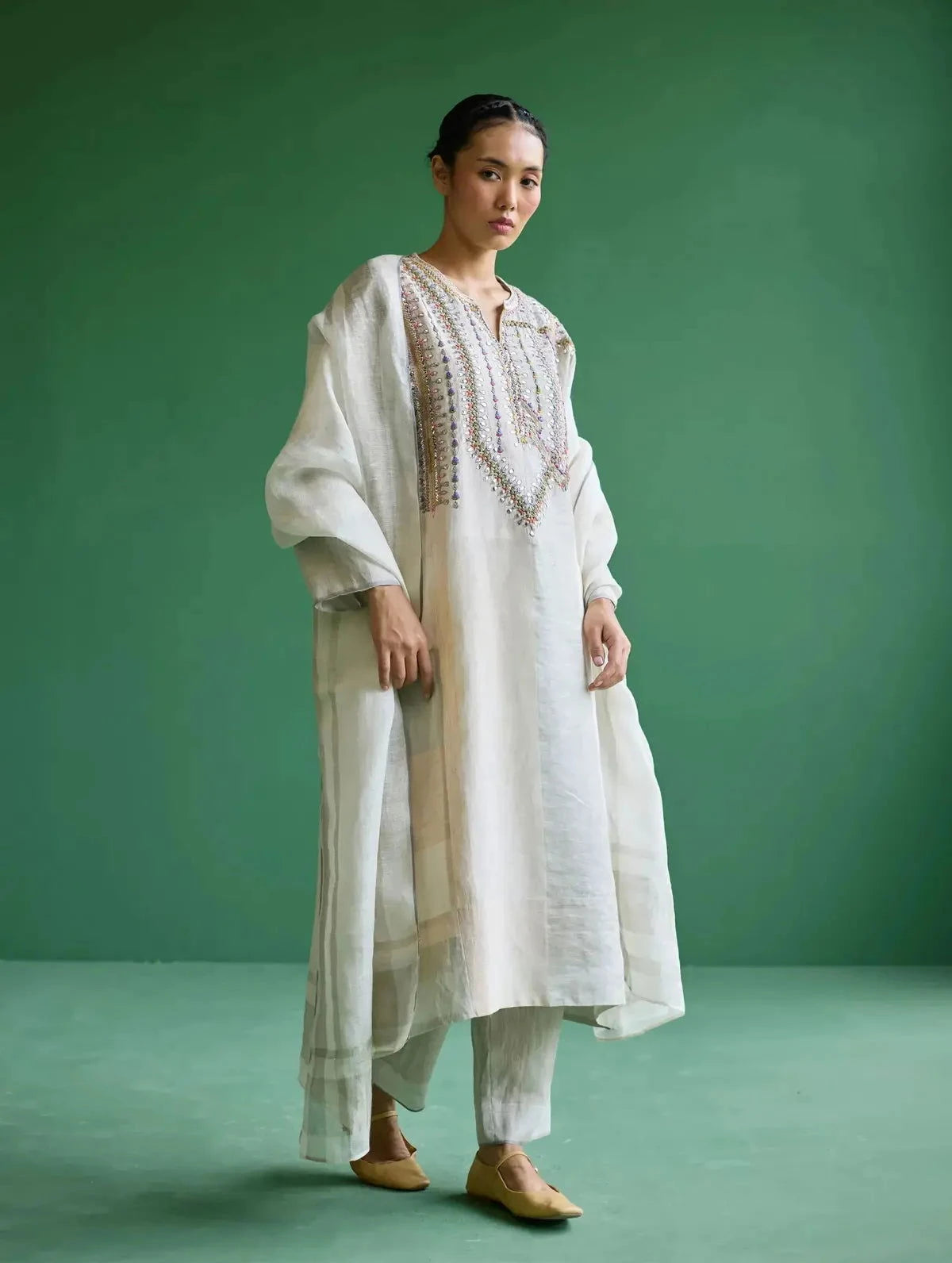 Ivory Rida Hand Embroidered Kurta Set - Pallodstore