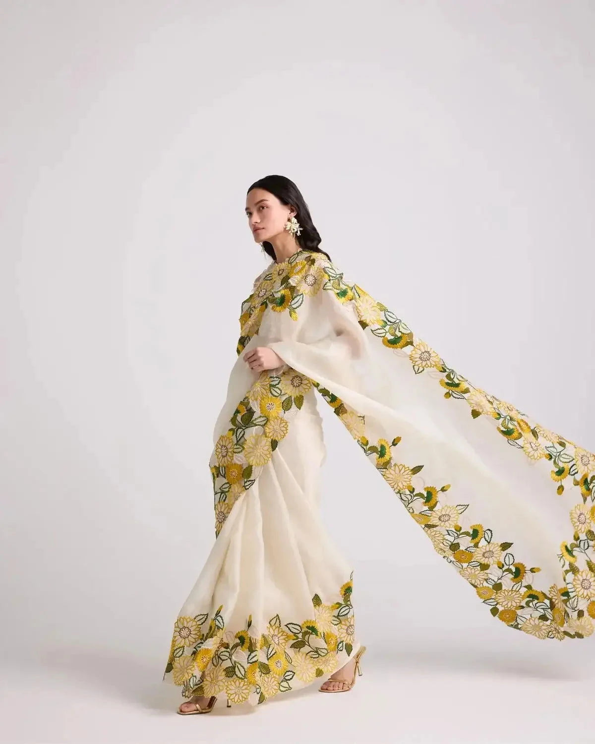 Ivory Sunflower Saree - Pallodstore