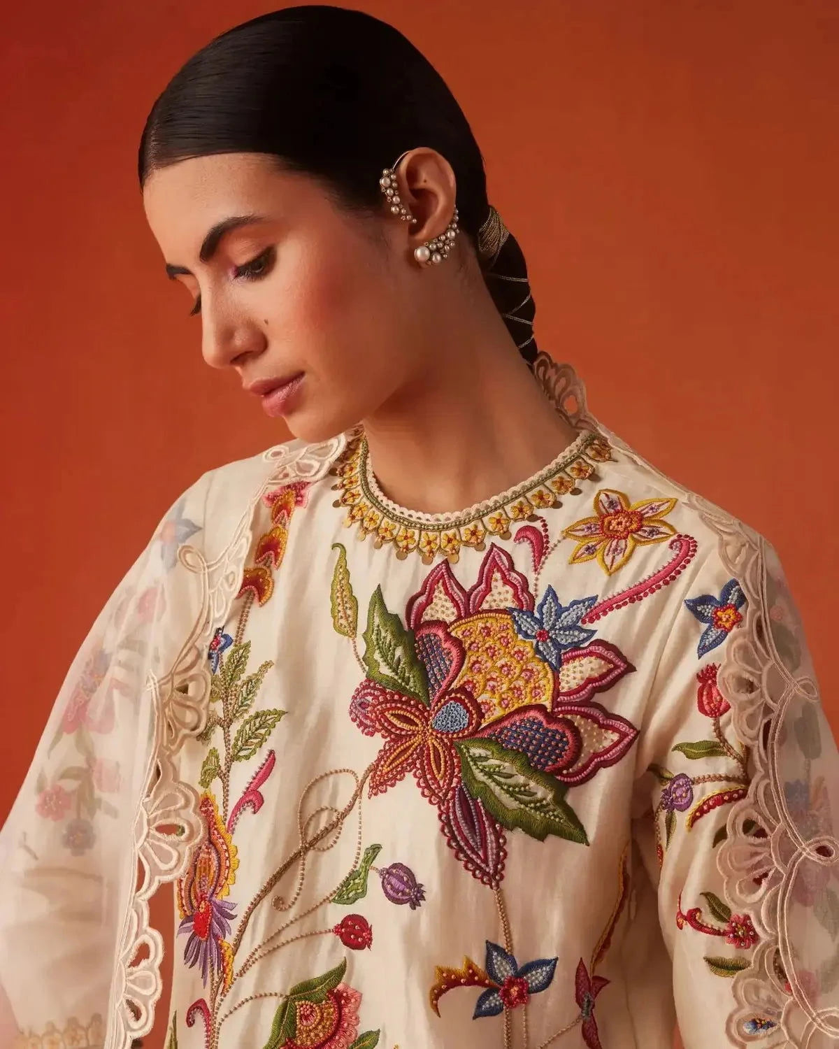 Ivory Threadwork Embroidered Kurta With Pants - Pallodstore