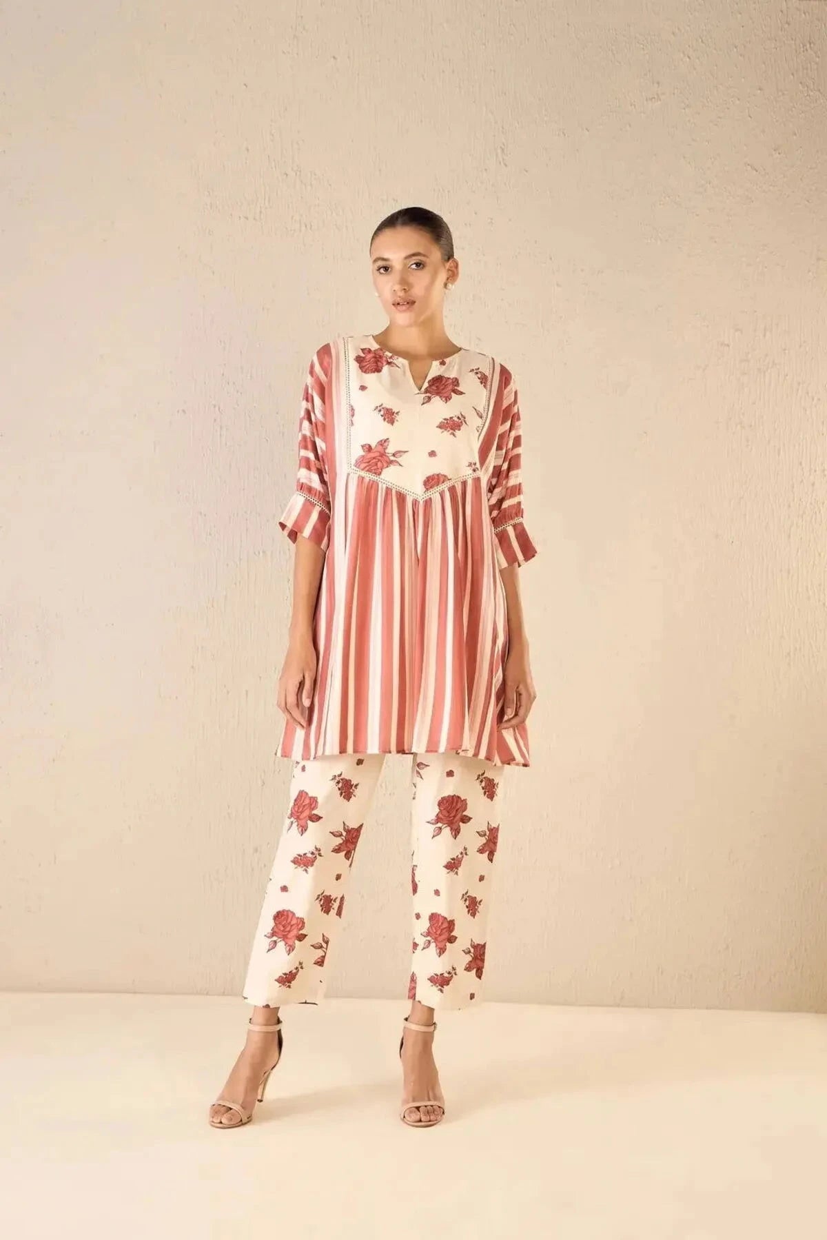 Ivory Vintage Rose Red Stripe Cape Set - Pallodstore