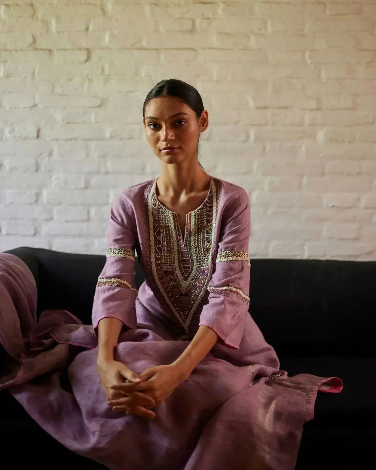 Lavender Afra Hand-Embroidered Kurta Set - Pallodstore