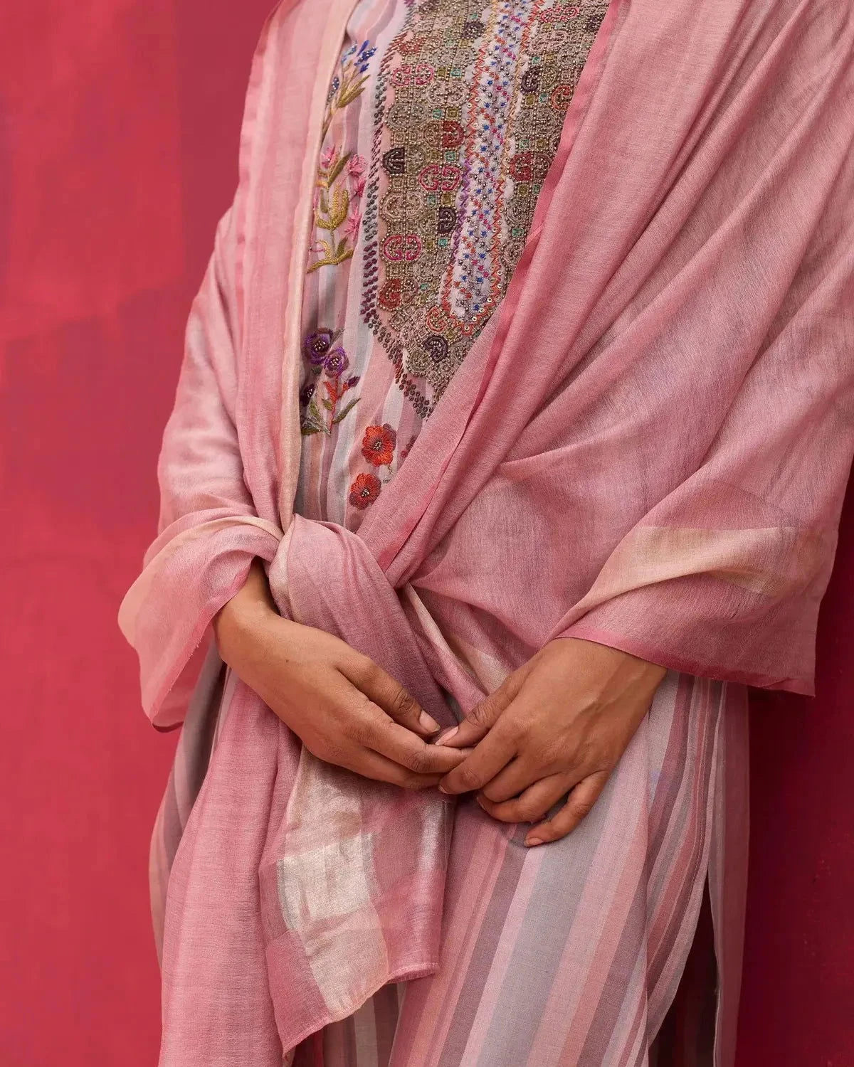 Lavender Saana Hand Embroidered Silk Kurta Set - Pallodstore