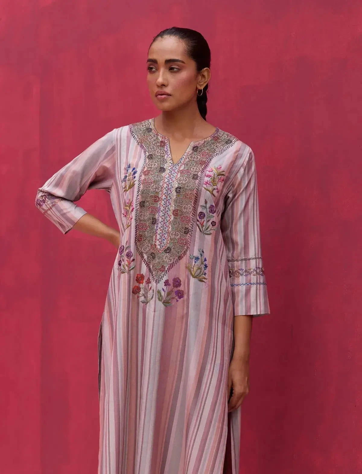Lavender Saana Hand Embroidered Silk Kurta Set - Pallodstore