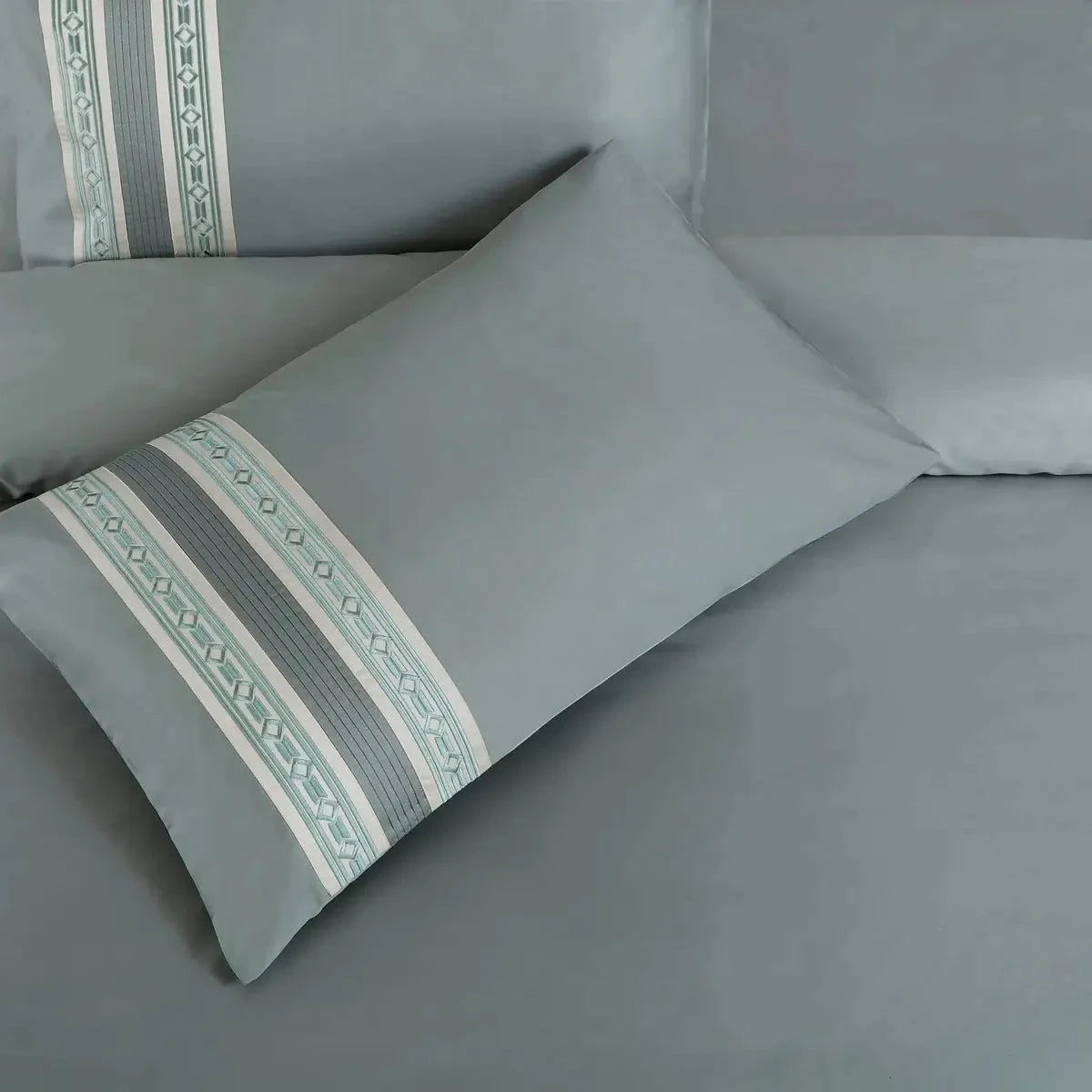 Luxe Premium Olive Green Color Embroidered Bedding Set - Pallodstore