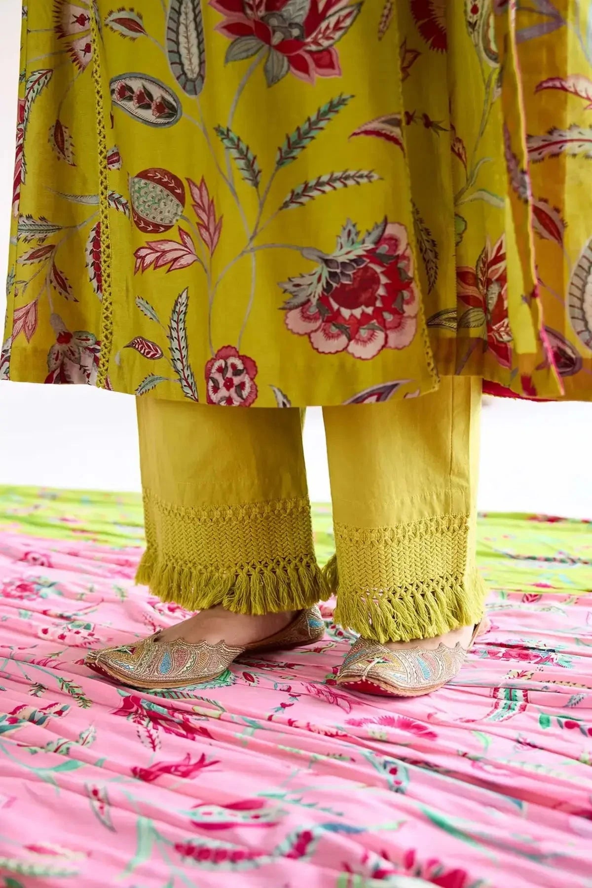 Mustard chanderi loose fit kurta with pants and dupatta - Pallodstore