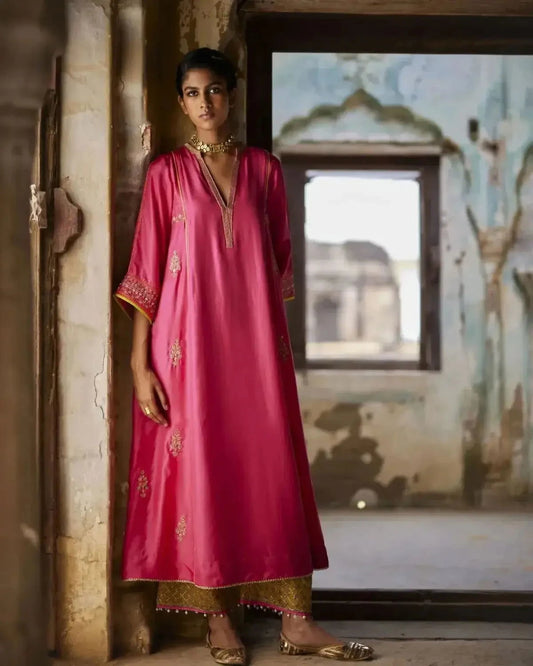 Nadira Hot Pink Silk Butti Back Yoke Kurta Set - Pallodstore