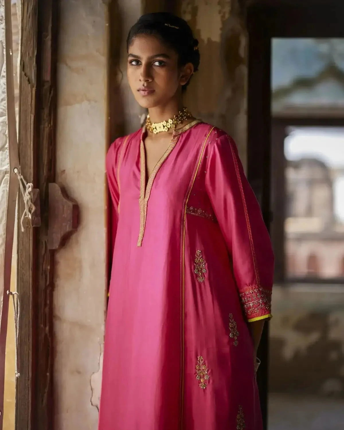 Nadira Hot Pink Silk Butti Back Yoke Kurta Set - Pallodstore