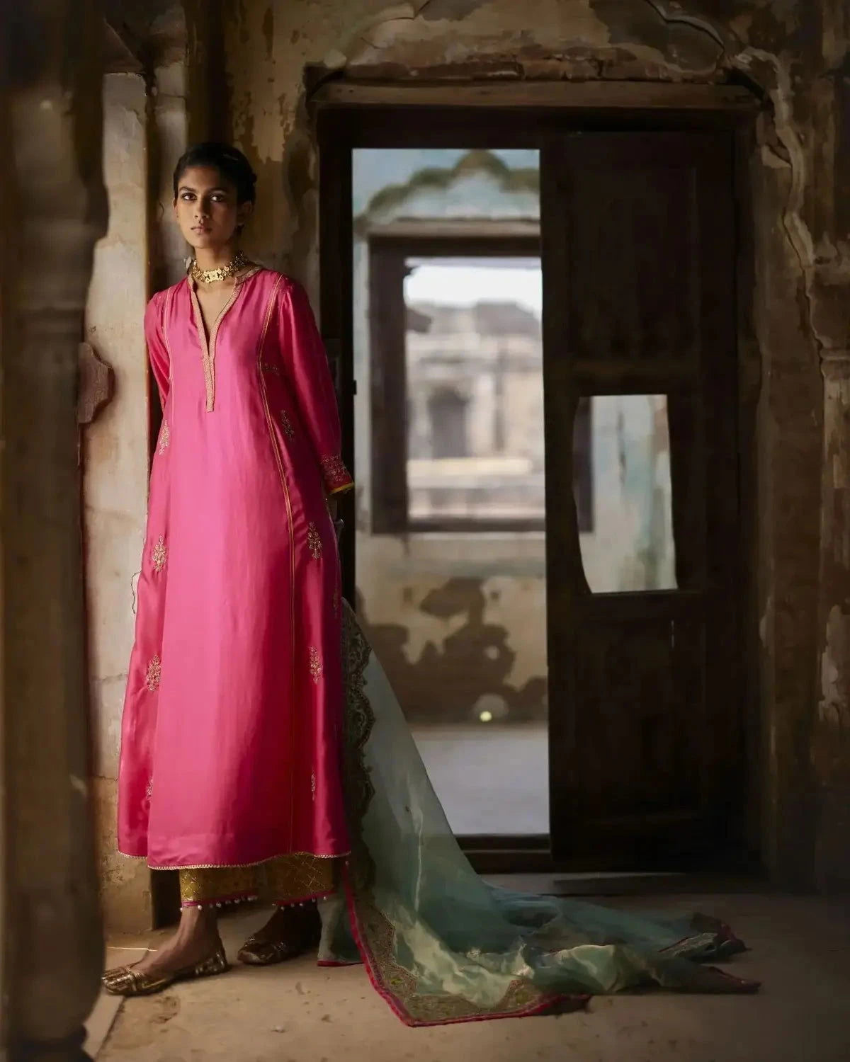 Nadira Hot Pink Silk Butti Back Yoke Kurta Set - Pallodstore