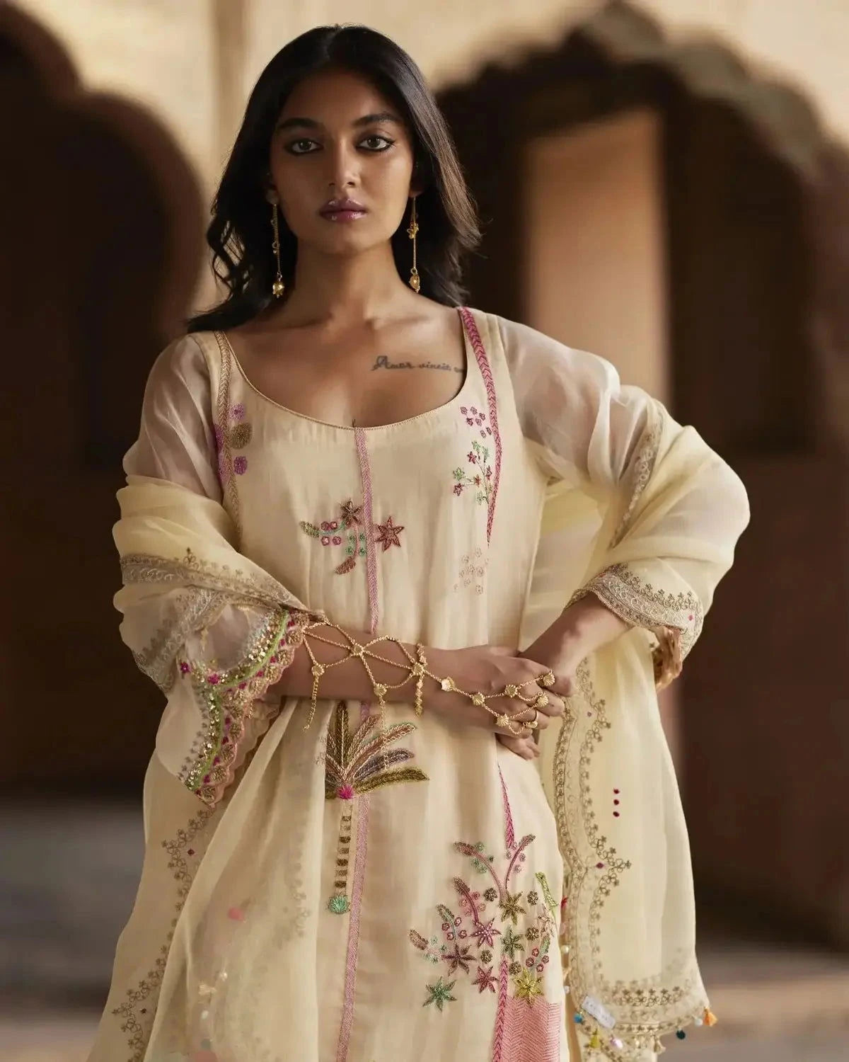Nadira Ivory Organza Kurta Set - Pallodstore
