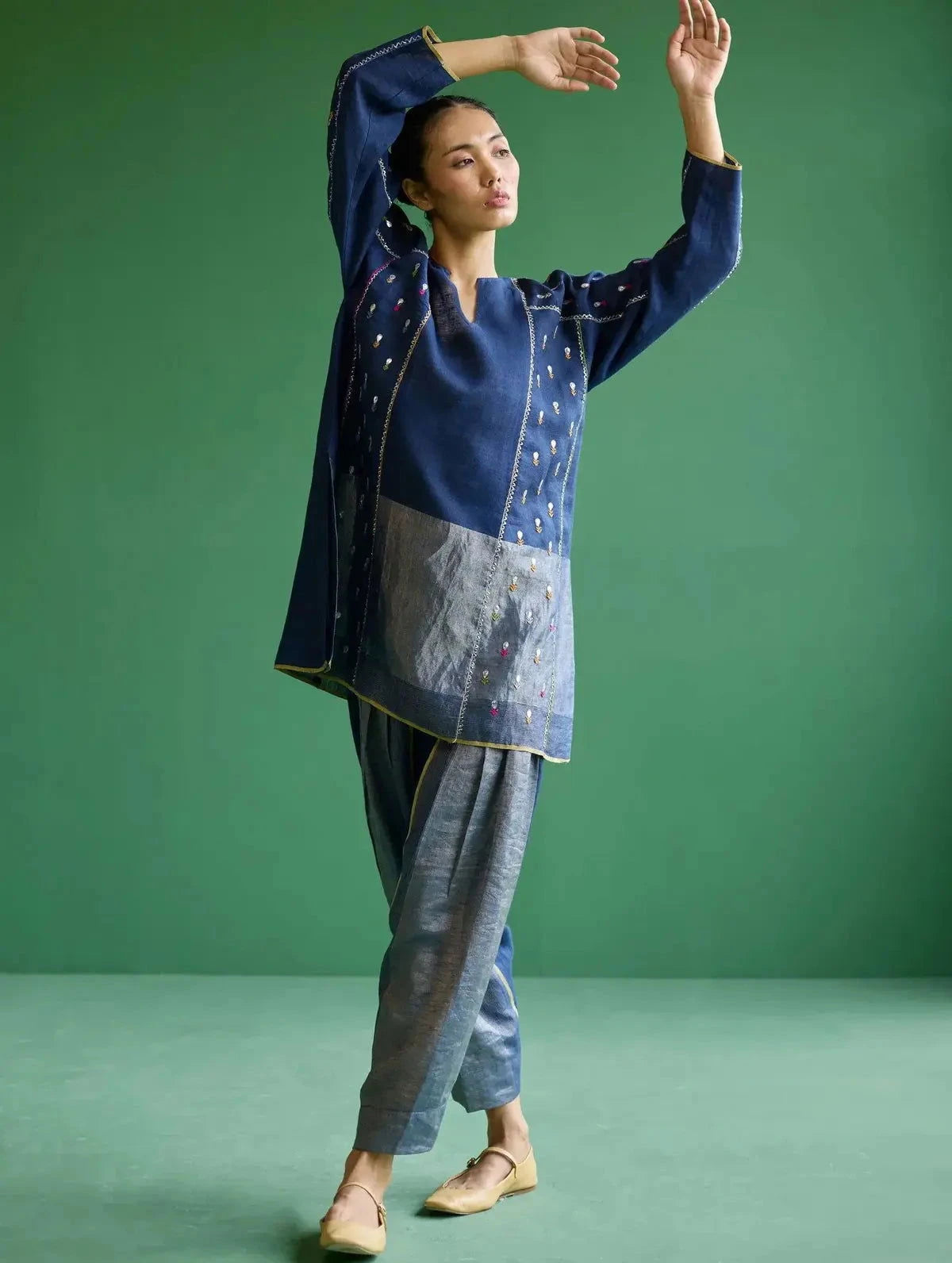 Navy Ennya Hand-Embroidered Kurta Set - Pallodstore